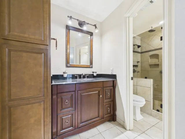 Single Family Residence For Sale in Henderson County , 1406 Loma Linda Drive, Athens, Texas 75752, 3 Bedroom, 2 Bathroom, 2 Garage spaces, 1,742 Sqft, built in 1979, mls#21283535, Real Estate Agent in Athens, Homes For Sale in Henderson county, Homes For Sale in Athens, Realtor in Athens Texas, Real Estate Brokerage Independent Realty Texas, Luminita Cordes Realtor
