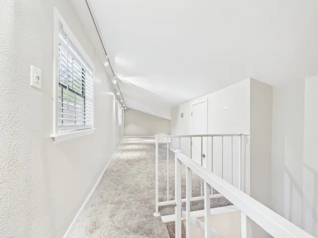 Single Family Residence For Sale in Henderson County , 1406 Loma Linda Drive, Athens, Texas 75752, 3 Bedroom, 2 Bathroom, 2 Garage spaces, 1,742 Sqft, built in 1979, mls#21283535, Real Estate Agent in Athens, Homes For Sale in Henderson county, Homes For Sale in Athens, Realtor in Athens Texas, Real Estate Brokerage Independent Realty Texas, Luminita Cordes Realtor