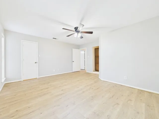 Single Family Residence For Sale in Henderson County , 1406 Loma Linda Drive, Athens, Texas 75752, 3 Bedroom, 2 Bathroom, 2 Garage spaces, 1,742 Sqft, built in 1979, mls#21283535, Real Estate Agent in Athens, Homes For Sale in Henderson county, Homes For Sale in Athens, Realtor in Athens Texas, Real Estate Brokerage Independent Realty Texas, Luminita Cordes Realtor