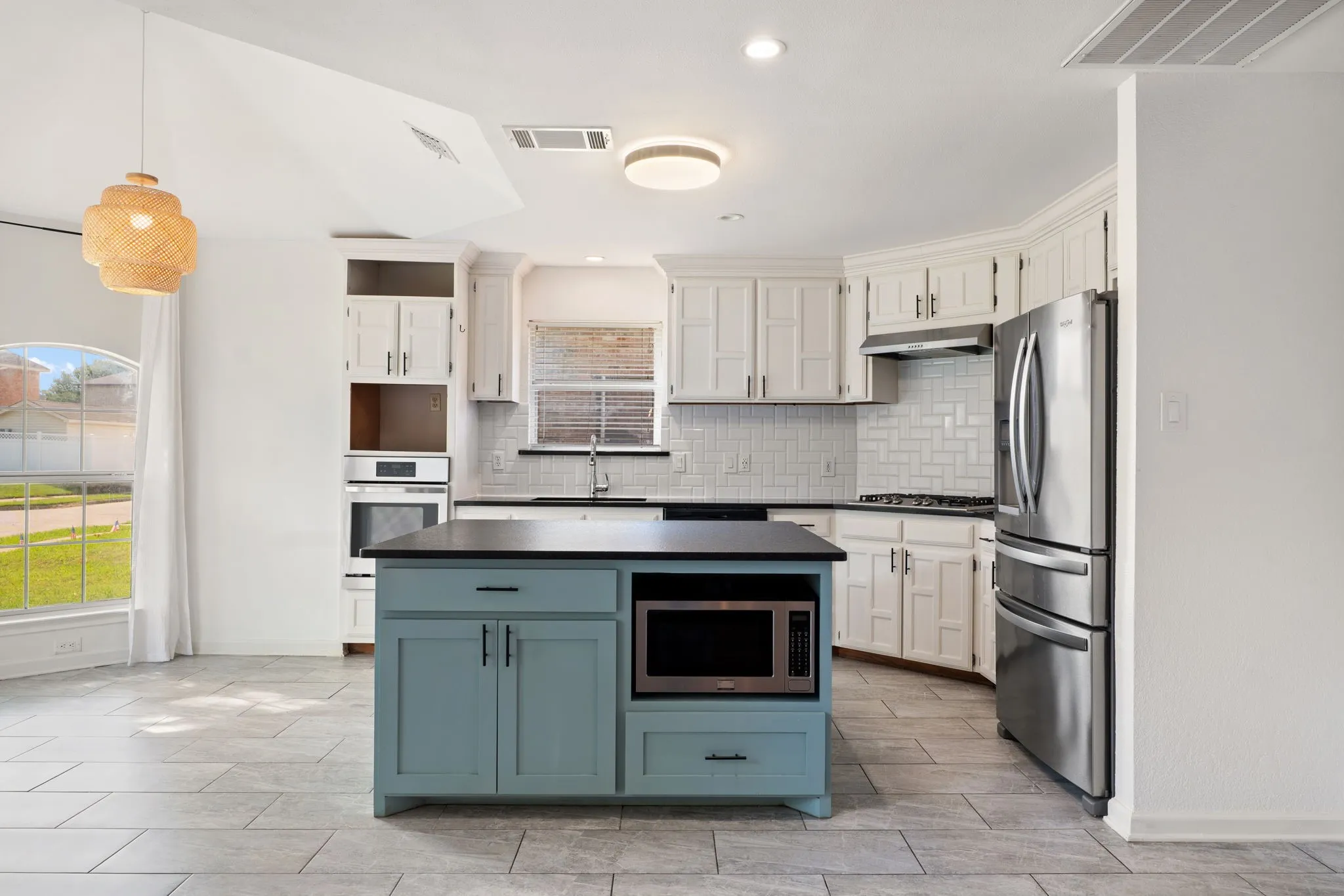 Single Family Residence For Sale in Dallas County , 5709 Eagle Drive, Rowlett, Texas 75088, 3 Bedroom, 2 Bathroom, 2 Garage spaces, 1,729 Sqft, built in 1991, mls#21277080, Real Estate Agent in Rowlett, Homes For Sale in Dallas county, Homes For Sale in Rowlett, Realtor in Rowlett Texas, Real Estate Brokerage Independent Realty Texas, Luminita Cordes Realtor