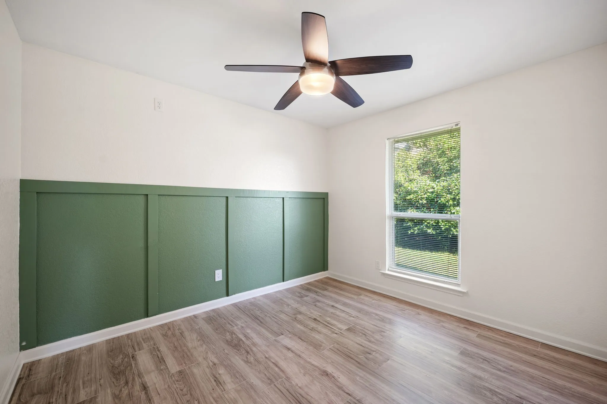 Single Family Residence For Sale in Dallas County , 5709 Eagle Drive, Rowlett, Texas 75088, 3 Bedroom, 2 Bathroom, 2 Garage spaces, 1,729 Sqft, built in 1991, mls#21277080, Real Estate Agent in Rowlett, Homes For Sale in Dallas county, Homes For Sale in Rowlett, Realtor in Rowlett Texas, Real Estate Brokerage Independent Realty Texas, Luminita Cordes Realtor