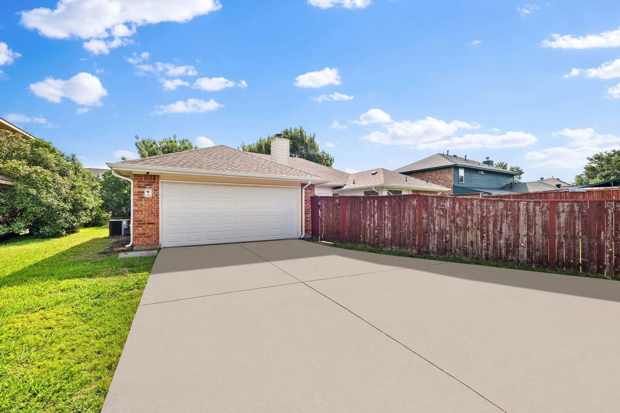 Single Family Residence For Sale in Dallas County , 5709 Eagle Drive, Rowlett, Texas 75088, 3 Bedroom, 2 Bathroom, 2 Garage spaces, 1,729 Sqft, built in 1991, mls#21277080, Real Estate Agent in Rowlett, Homes For Sale in Dallas county, Homes For Sale in Rowlett, Realtor in Rowlett Texas, Real Estate Brokerage Independent Realty Texas, Luminita Cordes Realtor