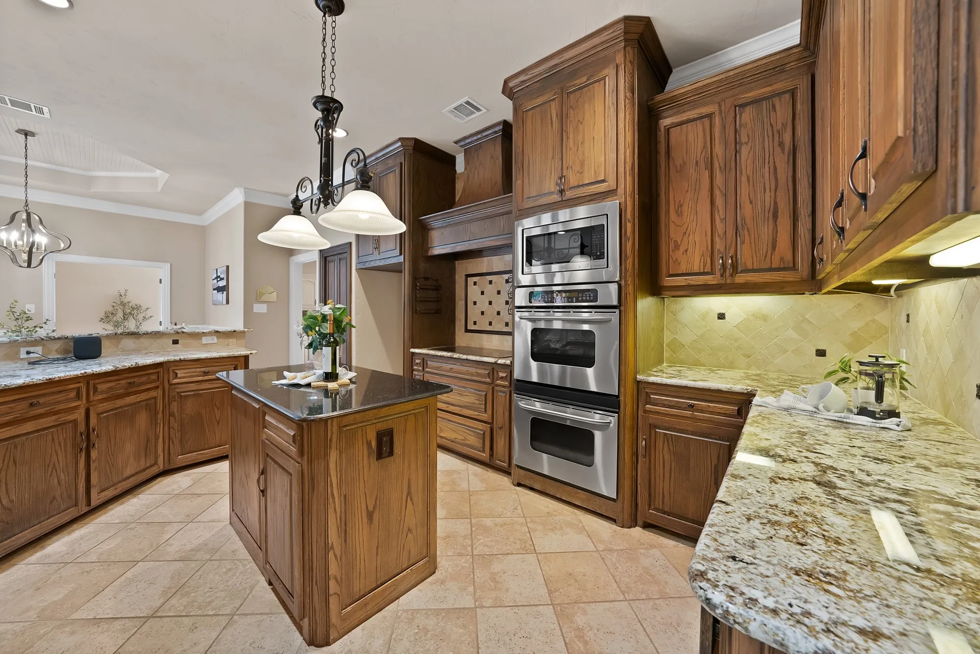 Single Family Residence For Sale in Tarrant County , 1110 Mccampbell Road, Mansfield, Texas 76063, 4 Bedroom, 5 Bathroom, 3 Garage spaces, 4,494 Sqft, built in 1997, mls#21280641, Real Estate Agent in Mansfield, Homes For Sale in Tarrant county, Homes For Sale in Mansfield, Realtor in Mansfield Texas, Real Estate Brokerage Independent Realty Texas, Luminita Cordes Realtor