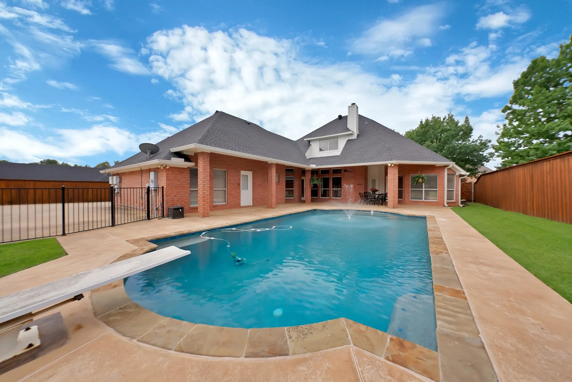 Single Family Residence For Sale in Tarrant County , 1110 Mccampbell Road, Mansfield, Texas 76063, 4 Bedroom, 5 Bathroom, 3 Garage spaces, 4,494 Sqft, built in 1997, mls#21280641, Real Estate Agent in Mansfield, Homes For Sale in Tarrant county, Homes For Sale in Mansfield, Realtor in Mansfield Texas, Real Estate Brokerage Independent Realty Texas, Luminita Cordes Realtor
