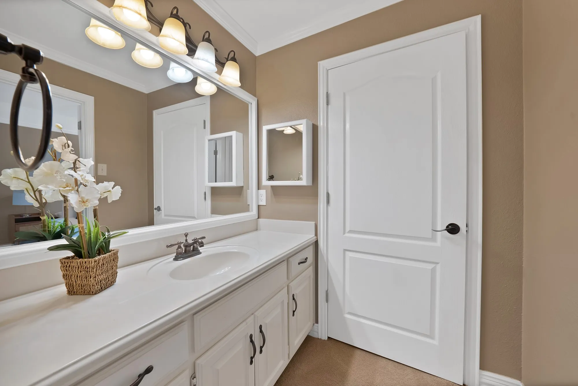 Guest/MIL Bath