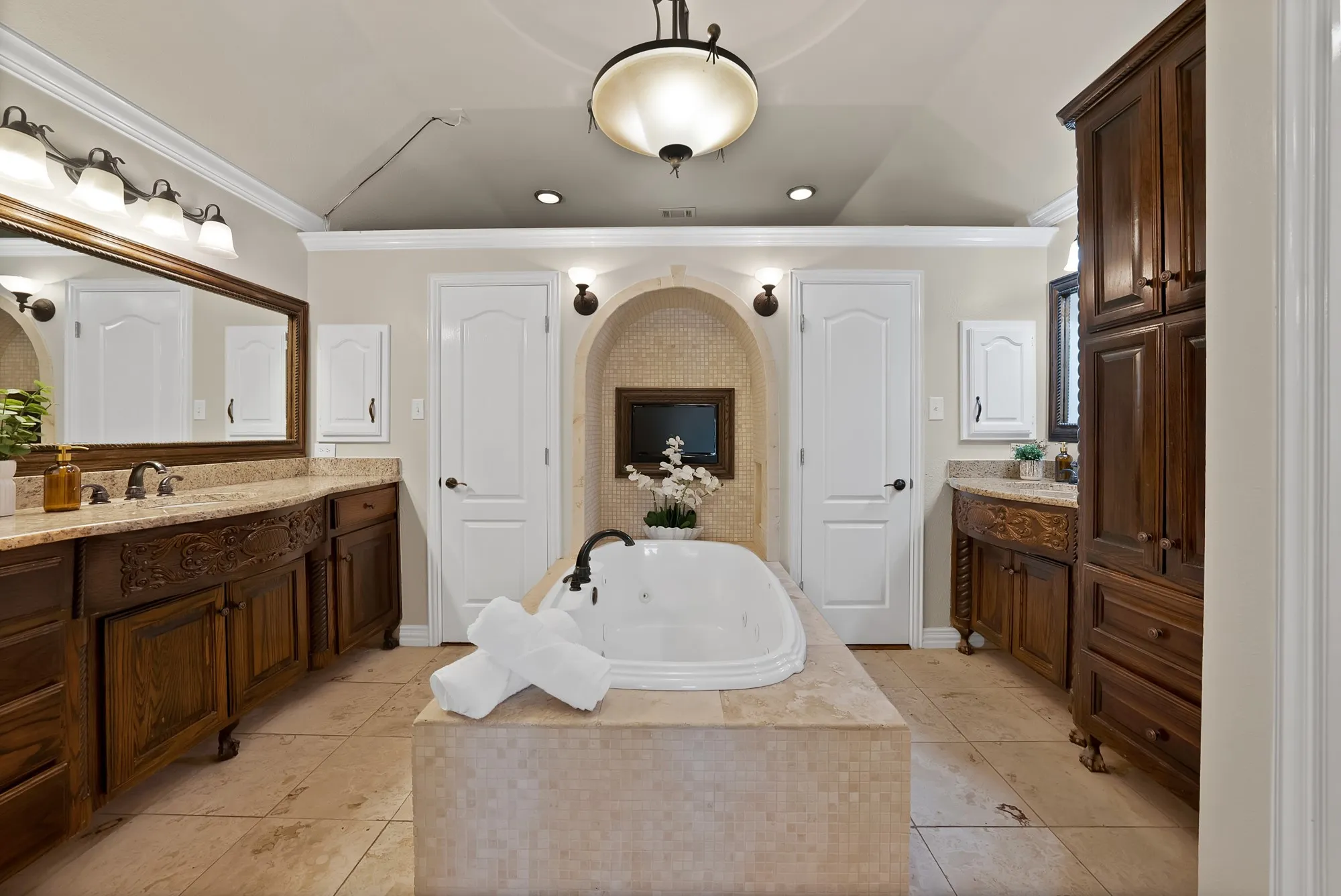 Single Family Residence For Sale in Tarrant County , 1110 Mccampbell Road, Mansfield, Texas 76063, 4 Bedroom, 5 Bathroom, 3 Garage spaces, 4,494 Sqft, built in 1997, mls#21280641, Real Estate Agent in Mansfield, Homes For Sale in Tarrant county, Homes For Sale in Mansfield, Realtor in Mansfield Texas, Real Estate Brokerage Independent Realty Texas, Luminita Cordes Realtor