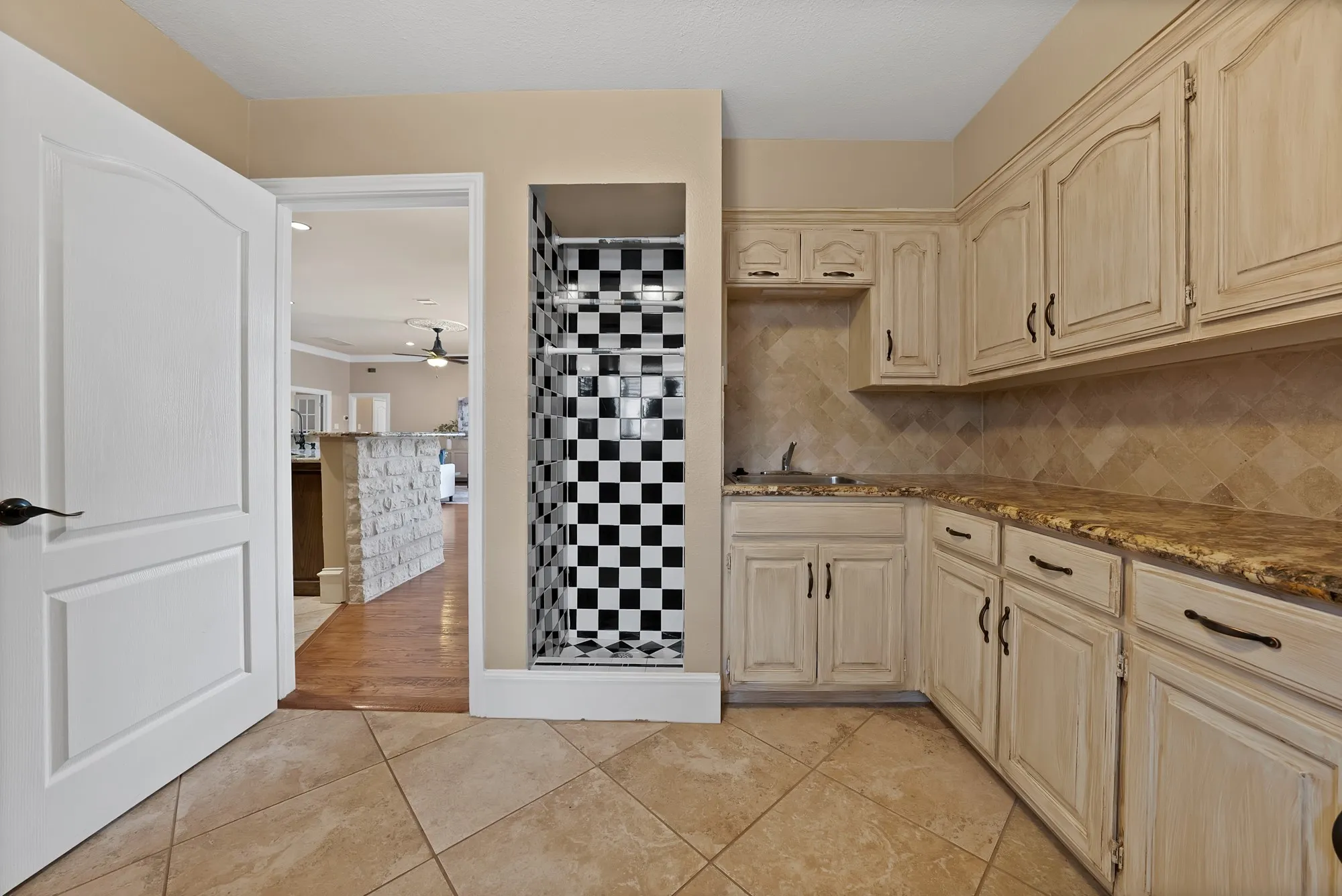 Single Family Residence For Sale in Tarrant County , 1110 Mccampbell Road, Mansfield, Texas 76063, 4 Bedroom, 5 Bathroom, 3 Garage spaces, 4,494 Sqft, built in 1997, mls#21280641, Real Estate Agent in Mansfield, Homes For Sale in Tarrant county, Homes For Sale in Mansfield, Realtor in Mansfield Texas, Real Estate Brokerage Independent Realty Texas, Luminita Cordes Realtor