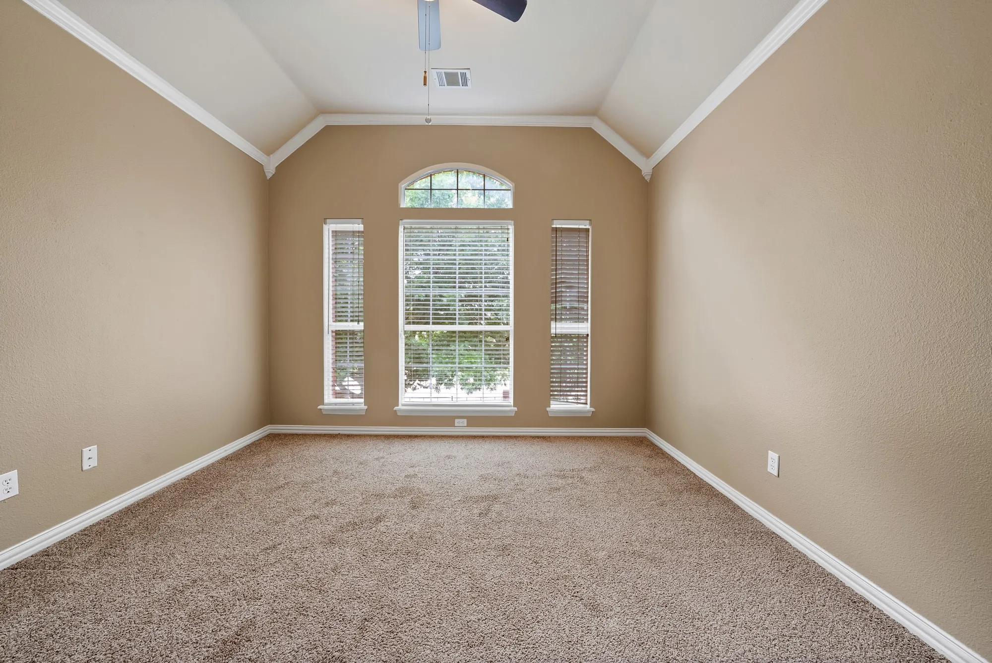 Single Family Residence For Sale in Tarrant County , 1110 Mccampbell Road, Mansfield, Texas 76063, 4 Bedroom, 5 Bathroom, 3 Garage spaces, 4,494 Sqft, built in 1997, mls#21280641, Real Estate Agent in Mansfield, Homes For Sale in Tarrant county, Homes For Sale in Mansfield, Realtor in Mansfield Texas, Real Estate Brokerage Independent Realty Texas, Luminita Cordes Realtor