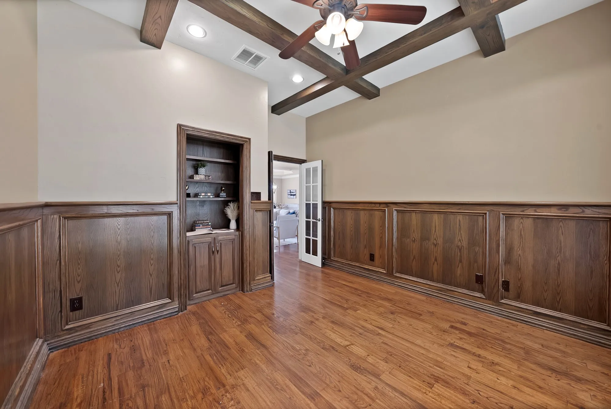 Single Family Residence For Sale in Tarrant County , 1110 Mccampbell Road, Mansfield, Texas 76063, 4 Bedroom, 5 Bathroom, 3 Garage spaces, 4,494 Sqft, built in 1997, mls#21280641, Real Estate Agent in Mansfield, Homes For Sale in Tarrant county, Homes For Sale in Mansfield, Realtor in Mansfield Texas, Real Estate Brokerage Independent Realty Texas, Luminita Cordes Realtor
