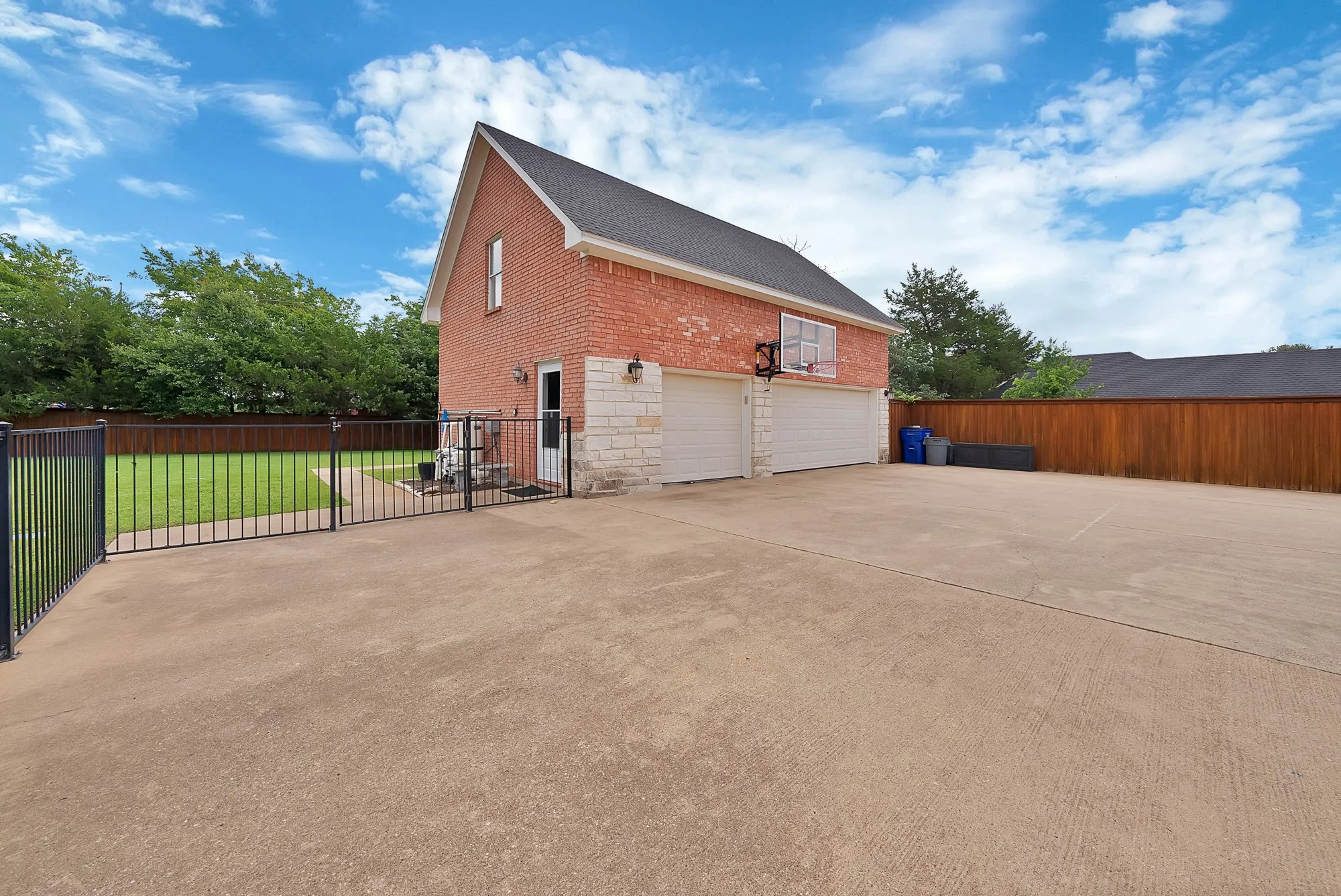 3 car Garage