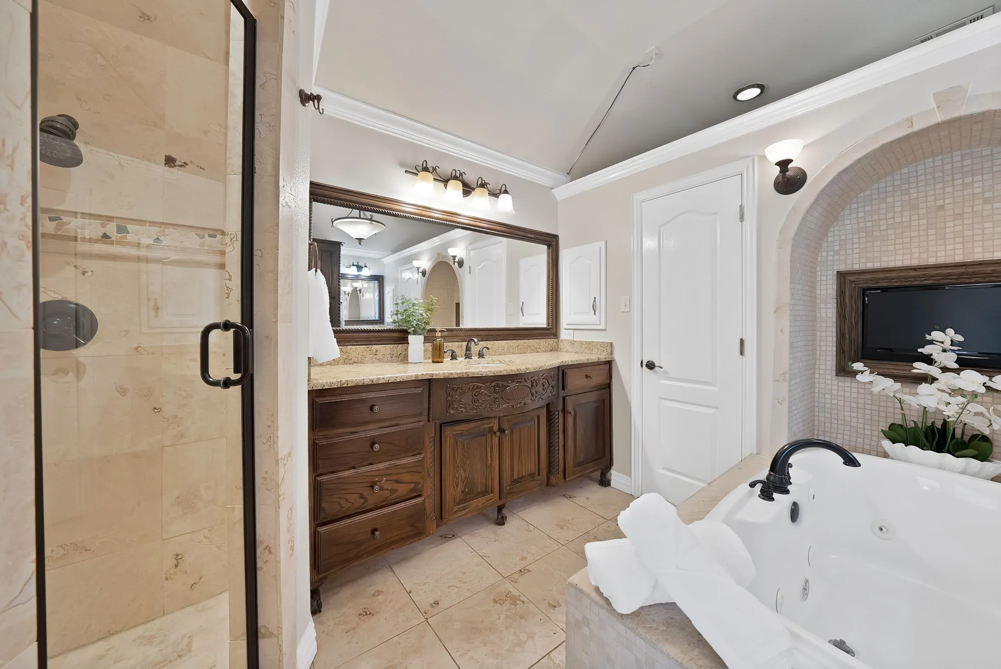 Single Family Residence For Sale in Tarrant County , 1110 Mccampbell Road, Mansfield, Texas 76063, 4 Bedroom, 5 Bathroom, 3 Garage spaces, 4,494 Sqft, built in 1997, mls#21280641, Real Estate Agent in Mansfield, Homes For Sale in Tarrant county, Homes For Sale in Mansfield, Realtor in Mansfield Texas, Real Estate Brokerage Independent Realty Texas, Luminita Cordes Realtor