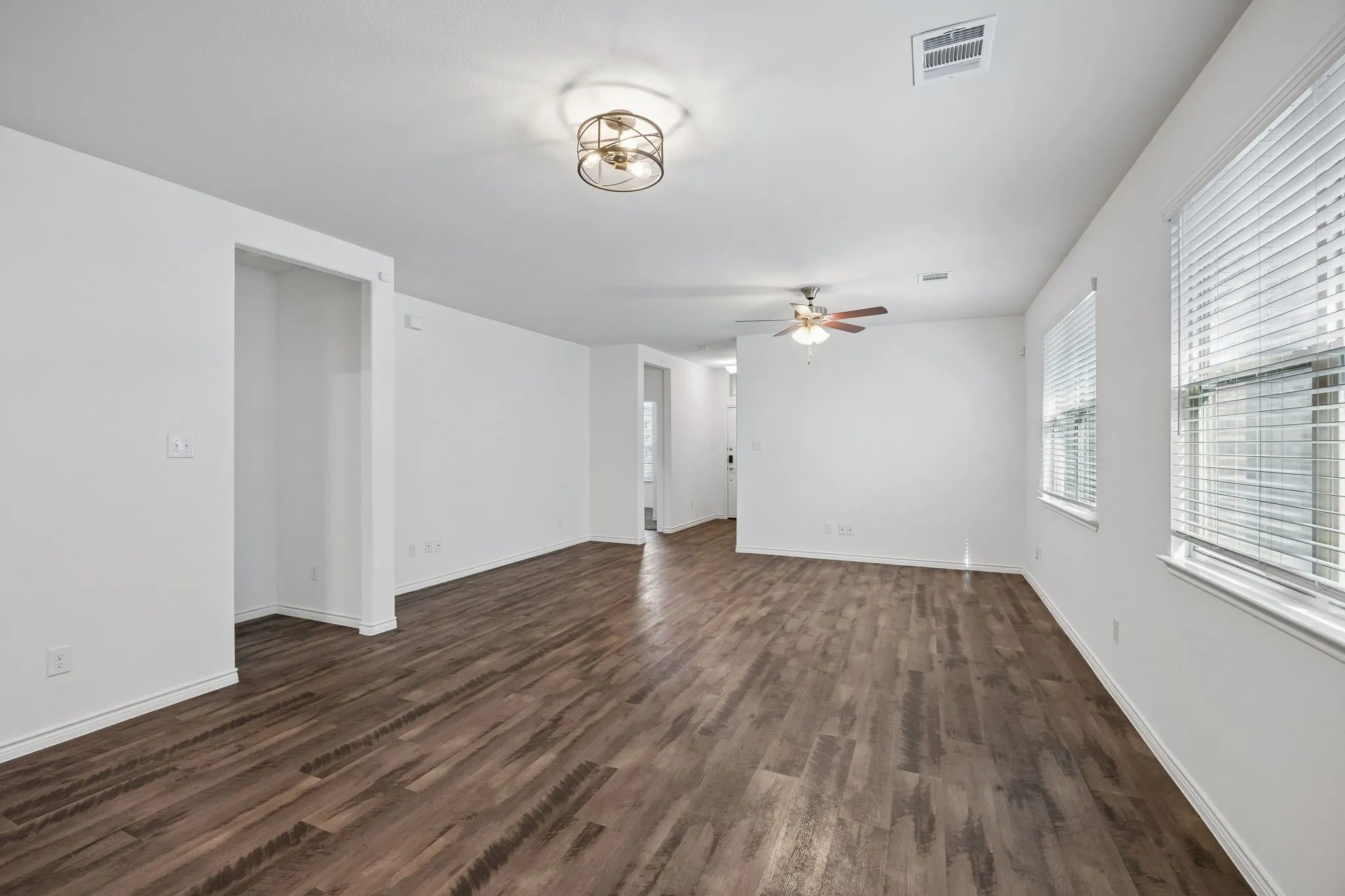 Single Family Residence For Sale in Denton County , 2165 Miramar Drive, Little Elm, Texas 75068, 3 Bedroom, 2 Bathroom, 2 Garage spaces, 1,587 Sqft, built in 2018, mls#21282706, Real Estate Agent in Little Elm, Homes For Sale in Denton county, Homes For Sale in Little Elm, Realtor in Little Elm Texas, Real Estate Brokerage Independent Realty Texas, Luminita Cordes Realtor