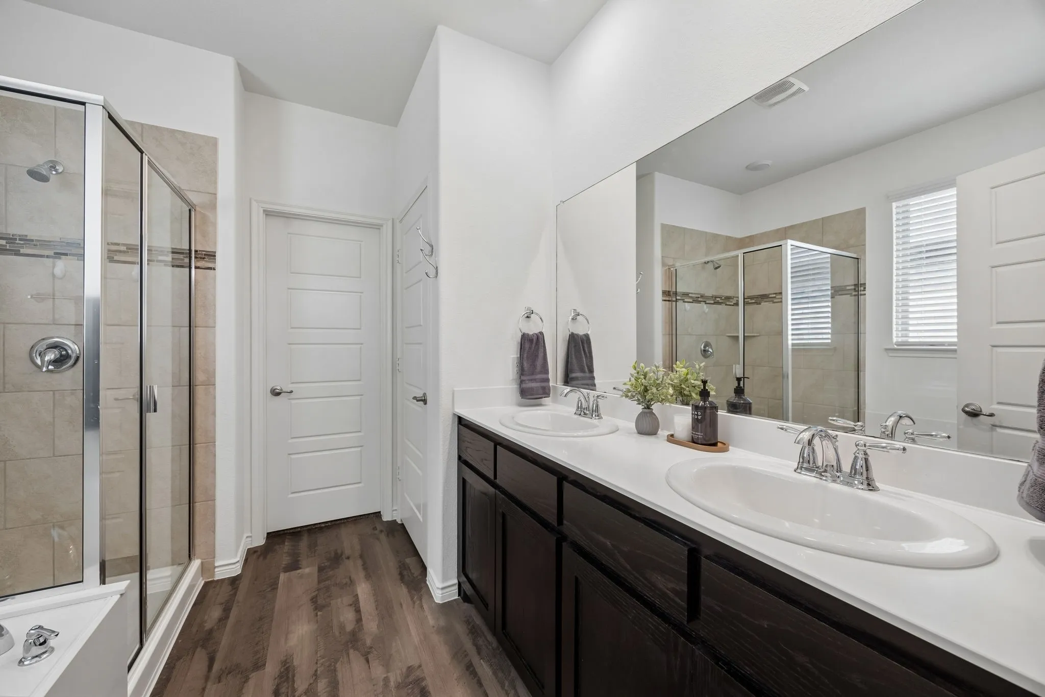 Single Family Residence For Sale in Denton County , 2165 Miramar Drive, Little Elm, Texas 75068, 3 Bedroom, 2 Bathroom, 2 Garage spaces, 1,587 Sqft, built in 2018, mls#21282706, Real Estate Agent in Little Elm, Homes For Sale in Denton county, Homes For Sale in Little Elm, Realtor in Little Elm Texas, Real Estate Brokerage Independent Realty Texas, Luminita Cordes Realtor
