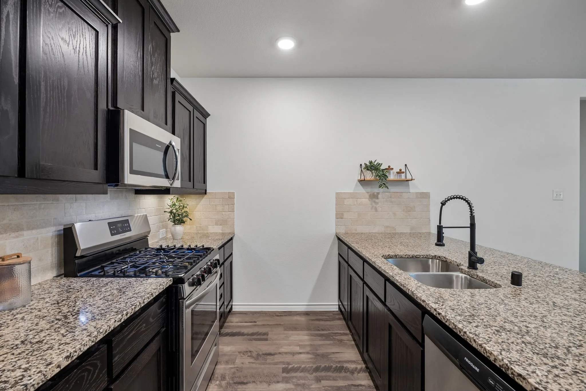 Single Family Residence For Sale in Denton County , 2165 Miramar Drive, Little Elm, Texas 75068, 3 Bedroom, 2 Bathroom, 2 Garage spaces, 1,587 Sqft, built in 2018, mls#21282706, Real Estate Agent in Little Elm, Homes For Sale in Denton county, Homes For Sale in Little Elm, Realtor in Little Elm Texas, Real Estate Brokerage Independent Realty Texas, Luminita Cordes Realtor