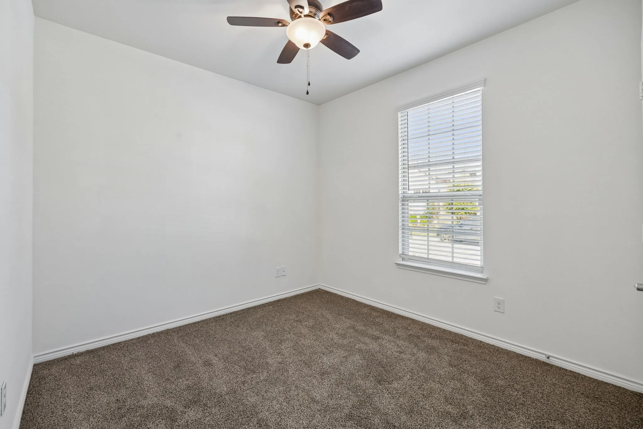 Single Family Residence For Sale in Denton County , 2165 Miramar Drive, Little Elm, Texas 75068, 3 Bedroom, 2 Bathroom, 2 Garage spaces, 1,587 Sqft, built in 2018, mls#21282706, Real Estate Agent in Little Elm, Homes For Sale in Denton county, Homes For Sale in Little Elm, Realtor in Little Elm Texas, Real Estate Brokerage Independent Realty Texas, Luminita Cordes Realtor