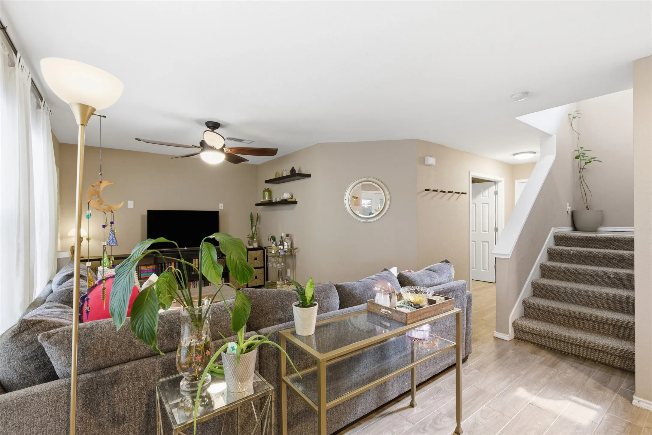 Single Family Residence For Sale in Denton County , 2313 Southway, Denton, Texas 76207, 4 Bedroom, 3 Bathroom, 2 Garage spaces, 1,585 Sqft, built in 2000, mls#21283570, Real Estate Agent in Denton, Homes For Sale in Denton county, Homes For Sale in Denton, Realtor in Denton Texas, Real Estate Brokerage Independent Realty Texas, Luminita Cordes Realtor