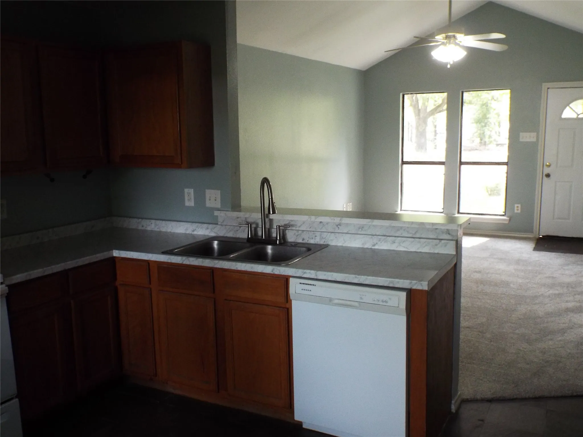 Single Family Residence For Sale in Henderson County , 747 Luther Ln, Gun Barrel City, Texas 75156, 2 Bedroom, 1 Bathroom, Garage spaces, 900 Sqft, built in 0, mls#21283576, Real Estate Agent in Gun Barrel City, Homes For Sale in Henderson county, Homes For Sale in Gun Barrel City, Realtor in Gun Barrel City Texas, Real Estate Brokerage Independent Realty Texas, Luminita Cordes Realtor