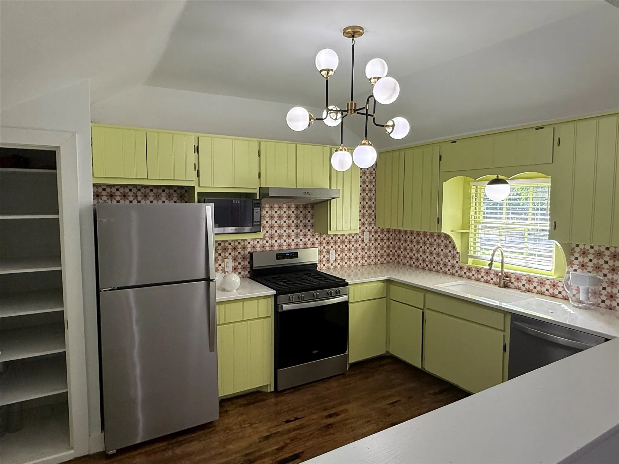 Single Family Residence For Sale in Brown County , 1106 Morris Street, Brownwood, Texas 76801, 3 Bedroom, 1 Bathroom, 1 Garage spaces, 1,146 Sqft, built in 1940, mls#21283577, Real Estate Agent in Brownwood, Homes For Sale in Brown county, Homes For Sale in Brownwood, Realtor in Brownwood Texas, Real Estate Brokerage Independent Realty Texas, Luminita Cordes Realtor