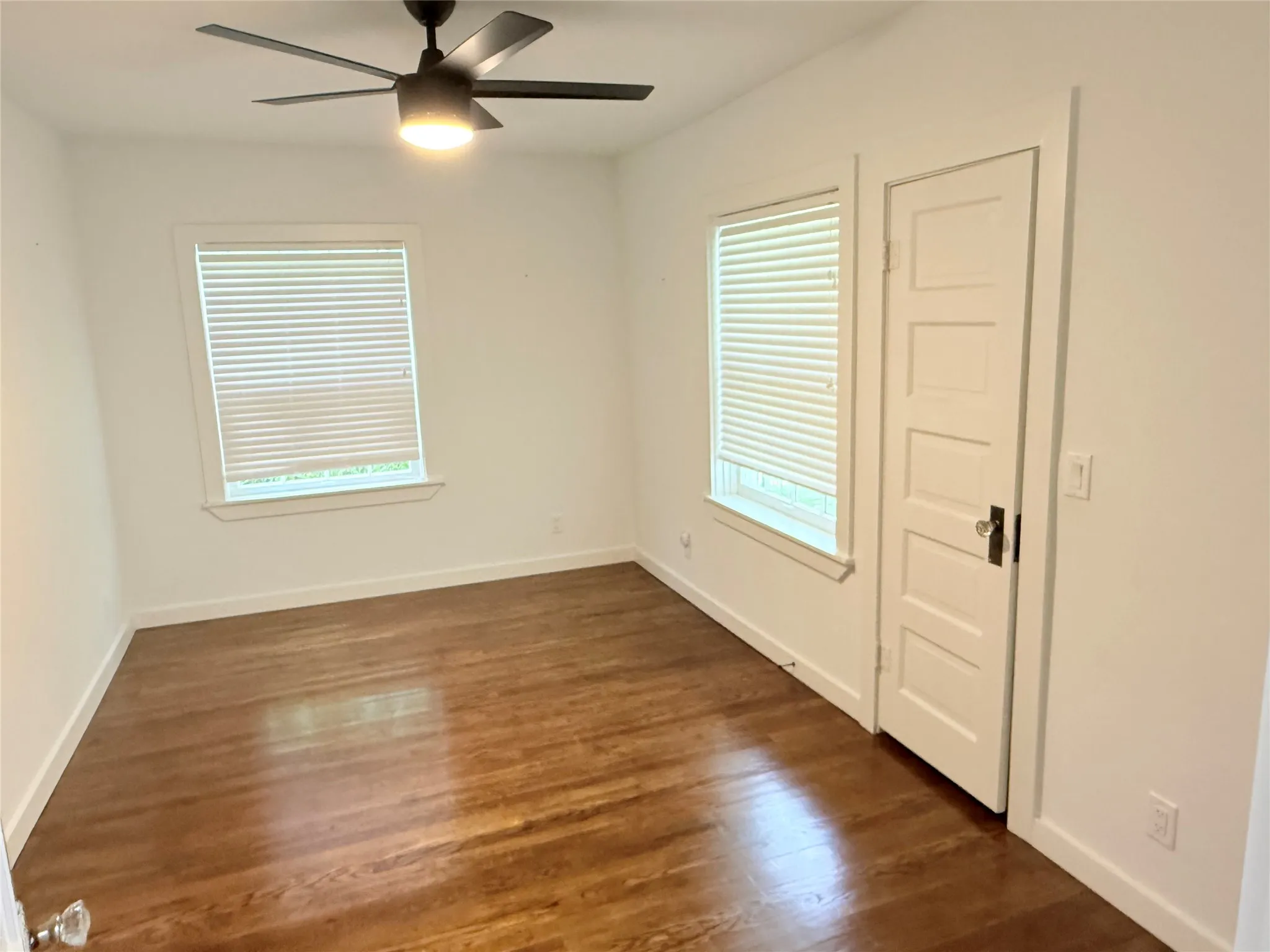 Single Family Residence For Sale in Brown County , 1106 Morris Street, Brownwood, Texas 76801, 3 Bedroom, 1 Bathroom, 1 Garage spaces, 1,146 Sqft, built in 1940, mls#21283577, Real Estate Agent in Brownwood, Homes For Sale in Brown county, Homes For Sale in Brownwood, Realtor in Brownwood Texas, Real Estate Brokerage Independent Realty Texas, Luminita Cordes Realtor