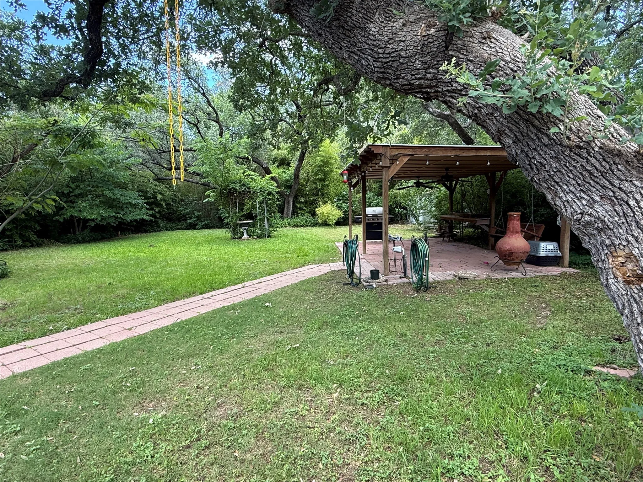 Single Family Residence For Sale in Brown County , 1106 Morris Street, Brownwood, Texas 76801, 3 Bedroom, 1 Bathroom, 1 Garage spaces, 1,146 Sqft, built in 1940, mls#21283577, Real Estate Agent in Brownwood, Homes For Sale in Brown county, Homes For Sale in Brownwood, Realtor in Brownwood Texas, Real Estate Brokerage Independent Realty Texas, Luminita Cordes Realtor