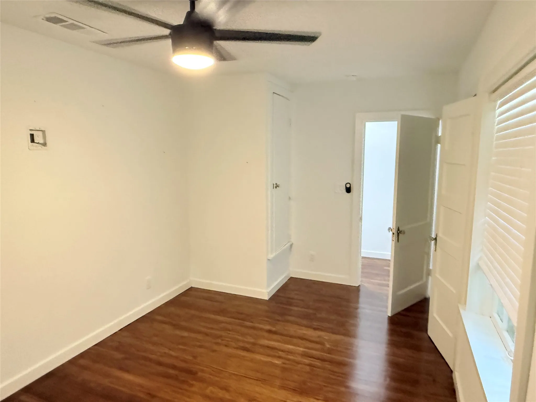 Single Family Residence For Sale in Brown County , 1106 Morris Street, Brownwood, Texas 76801, 3 Bedroom, 1 Bathroom, 1 Garage spaces, 1,146 Sqft, built in 1940, mls#21283577, Real Estate Agent in Brownwood, Homes For Sale in Brown county, Homes For Sale in Brownwood, Realtor in Brownwood Texas, Real Estate Brokerage Independent Realty Texas, Luminita Cordes Realtor