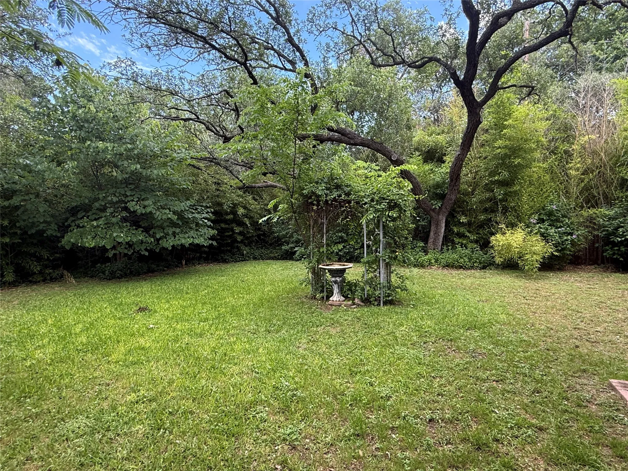 Single Family Residence For Sale in Brown County , 1106 Morris Street, Brownwood, Texas 76801, 3 Bedroom, 1 Bathroom, 1 Garage spaces, 1,146 Sqft, built in 1940, mls#21283577, Real Estate Agent in Brownwood, Homes For Sale in Brown county, Homes For Sale in Brownwood, Realtor in Brownwood Texas, Real Estate Brokerage Independent Realty Texas, Luminita Cordes Realtor