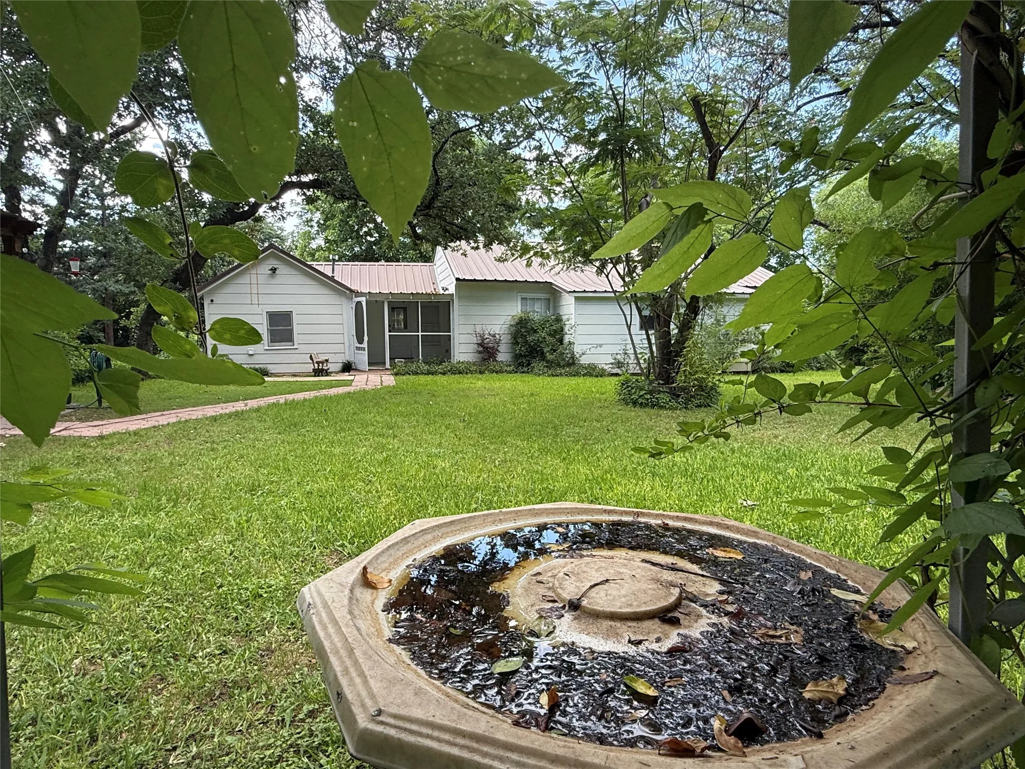Single Family Residence For Sale in Brown County , 1106 Morris Street, Brownwood, Texas 76801, 3 Bedroom, 1 Bathroom, 1 Garage spaces, 1,146 Sqft, built in 1940, mls#21283577, Real Estate Agent in Brownwood, Homes For Sale in Brown county, Homes For Sale in Brownwood, Realtor in Brownwood Texas, Real Estate Brokerage Independent Realty Texas, Luminita Cordes Realtor