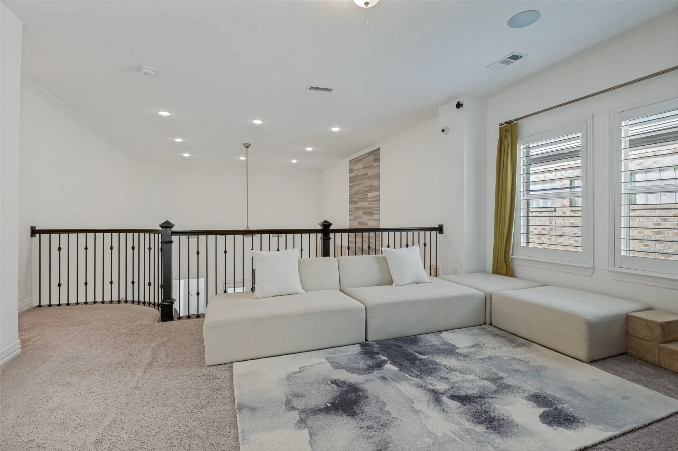 Single Family Residence For Sale in Tarrant County , 1328 Viridian Park Lane, Arlington, Texas 76005, 4 Bedroom, 4 Bathroom, 2 Garage spaces, 3,238 Sqft, built in 2017, mls#21282743, Real Estate Agent in Arlington, Homes For Sale in Tarrant county, Homes For Sale in Arlington, Realtor in Arlington Texas, Real Estate Brokerage Independent Realty Texas, Luminita Cordes Realtor