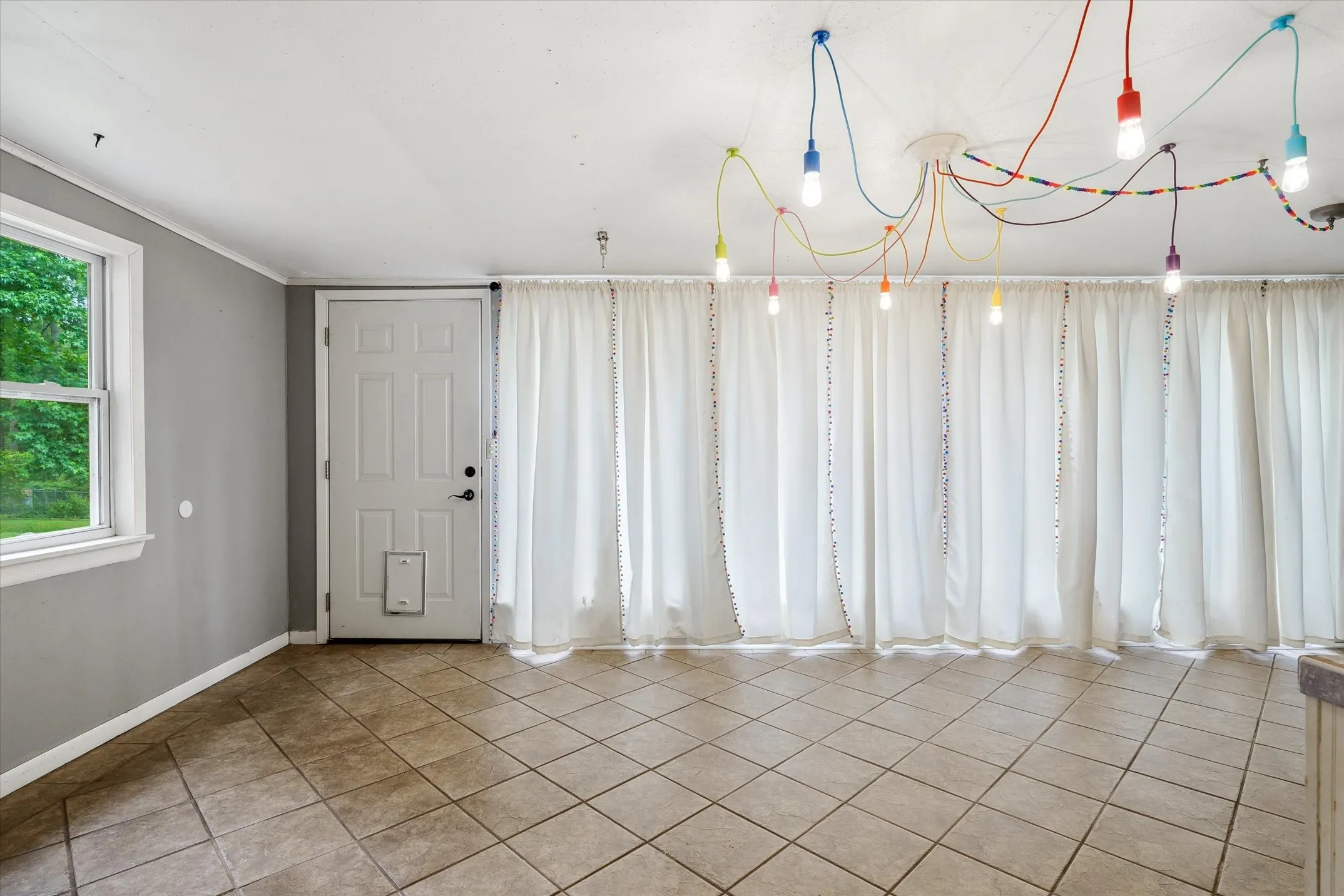 Single Family Residence For Sale in Smith County , 1522 Tanglewood Drive E, Hideaway, Texas 75771, 3 Bedroom, 2 Bathroom, Garage spaces, 2,254 Sqft, built in 1975, Price $300,000, mls#21280374, Real Estate Agent in Hideaway, Homes For Sale in Smith county, Homes For Sale in Hideaway, Realtor in Hideaway Texas, Real Estate Brokerage Independent Realty Texas, Luminita Cordes Realtor