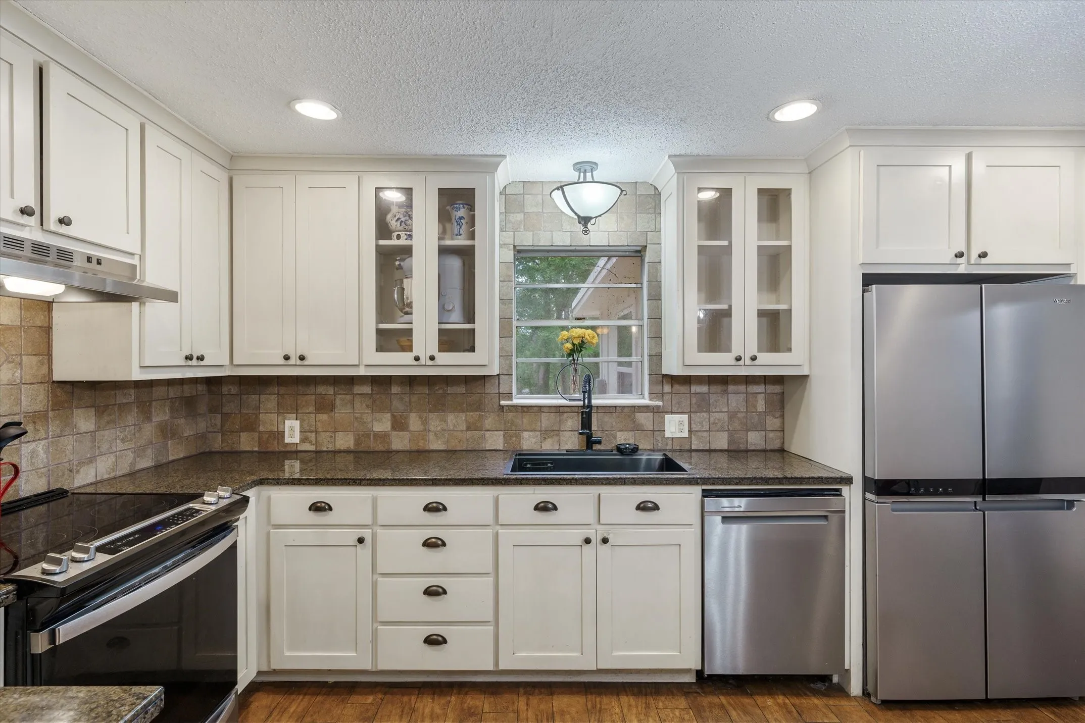 Single Family Residence For Sale in Smith County , 1522 Tanglewood Drive E, Hideaway, Texas 75771, 3 Bedroom, 2 Bathroom, Garage spaces, 2,254 Sqft, built in 1975, Price $300,000, mls#21280374, Real Estate Agent in Hideaway, Homes For Sale in Smith county, Homes For Sale in Hideaway, Realtor in Hideaway Texas, Real Estate Brokerage Independent Realty Texas, Luminita Cordes Realtor