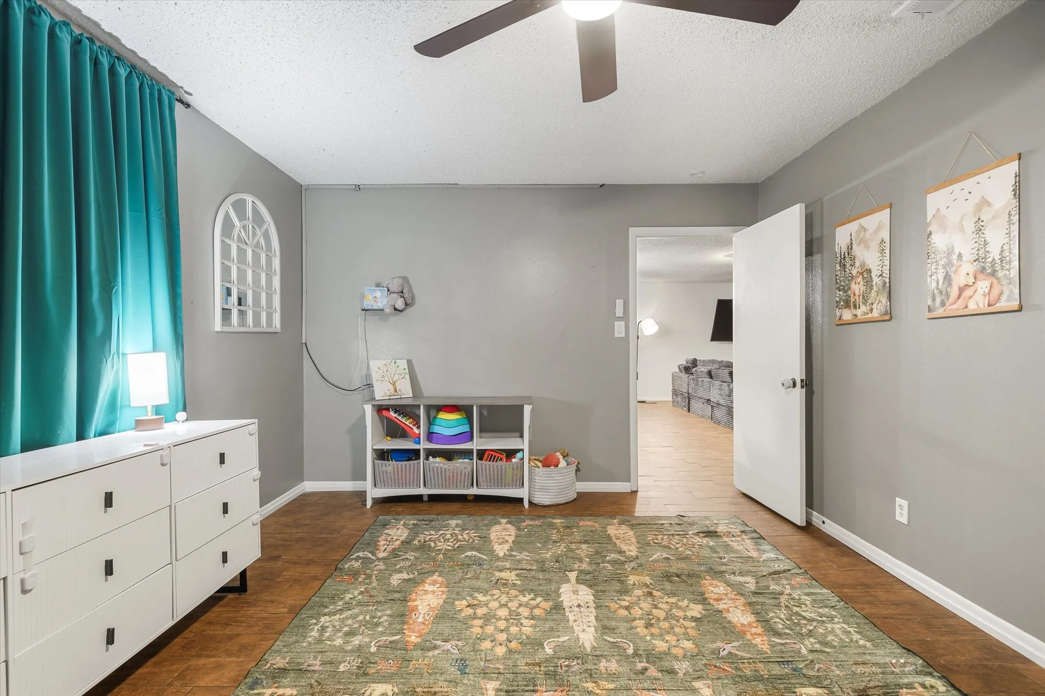 Single Family Residence For Sale in Smith County , 1522 Tanglewood Drive E, Hideaway, Texas 75771, 3 Bedroom, 2 Bathroom, Garage spaces, 2,254 Sqft, built in 1975, Price $300,000, mls#21280374, Real Estate Agent in Hideaway, Homes For Sale in Smith county, Homes For Sale in Hideaway, Realtor in Hideaway Texas, Real Estate Brokerage Independent Realty Texas, Luminita Cordes Realtor