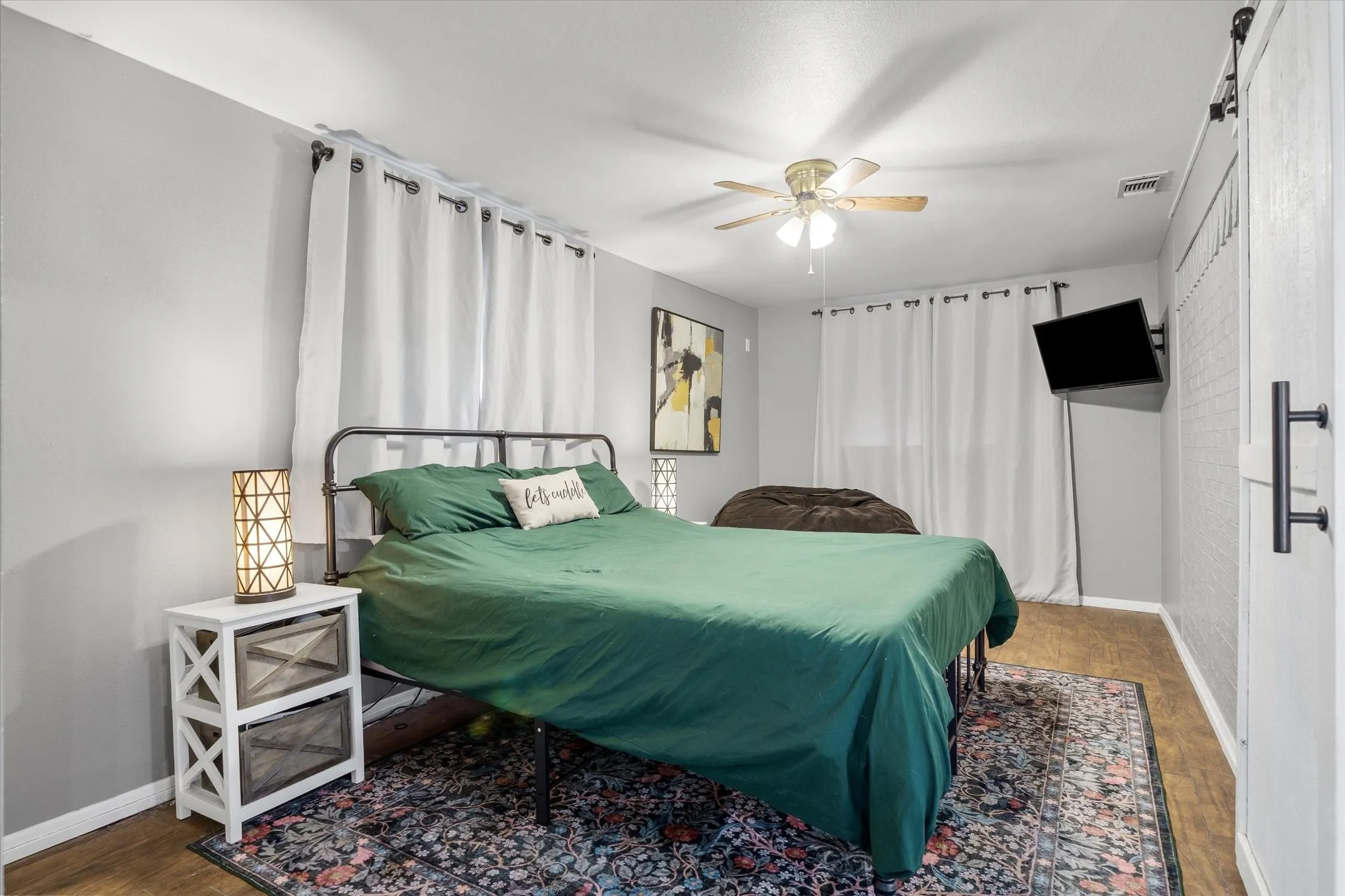 Single Family Residence For Sale in Smith County , 1522 Tanglewood Drive E, Hideaway, Texas 75771, 3 Bedroom, 2 Bathroom, Garage spaces, 2,254 Sqft, built in 1975, Price $300,000, mls#21280374, Real Estate Agent in Hideaway, Homes For Sale in Smith county, Homes For Sale in Hideaway, Realtor in Hideaway Texas, Real Estate Brokerage Independent Realty Texas, Luminita Cordes Realtor
