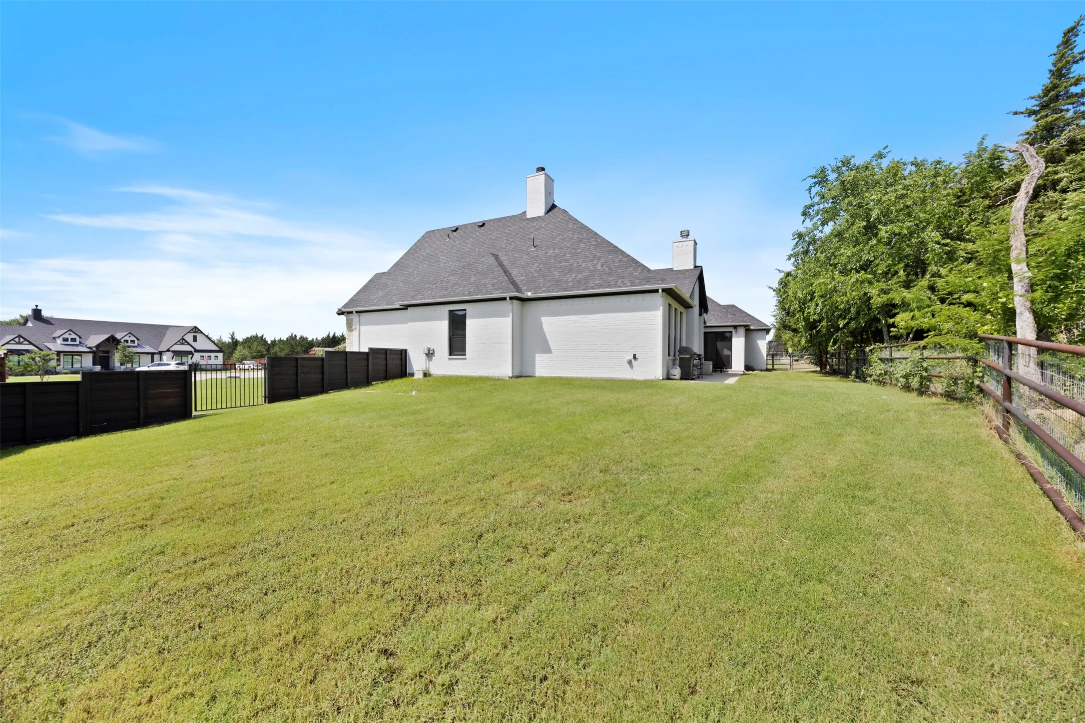 Single Family Residence For Sale in Ellis County , 20 Ellis Oak Court, Waxahachie, Texas 75167, 4 Bedroom, 3 Bathroom, 4 Garage spaces, 3,208 Sqft, built in 2021, mls#21280783, Real Estate Agent in Waxahachie, Homes For Sale in Ellis county, Homes For Sale in Waxahachie, Realtor in Waxahachie Texas, Real Estate Brokerage Independent Realty Texas, Luminita Cordes Realtor
