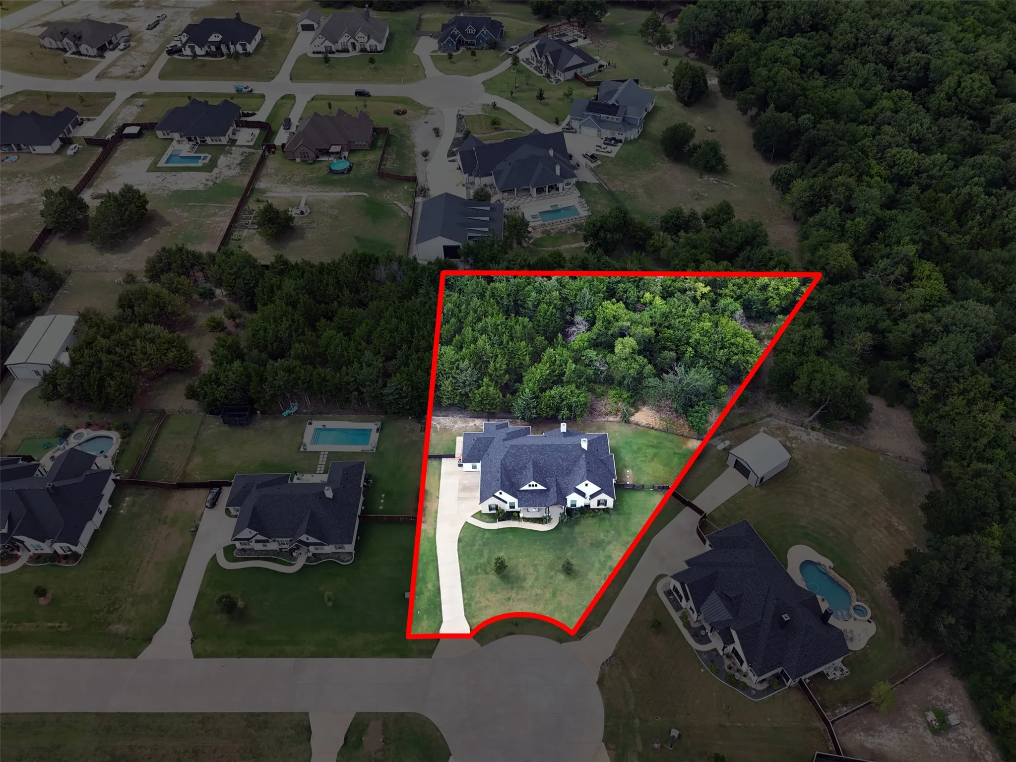 Single Family Residence For Sale in Ellis County , 20 Ellis Oak Court, Waxahachie, Texas 75167, 4 Bedroom, 3 Bathroom, 4 Garage spaces, 3,208 Sqft, built in 2021, mls#21280783, Real Estate Agent in Waxahachie, Homes For Sale in Ellis county, Homes For Sale in Waxahachie, Realtor in Waxahachie Texas, Real Estate Brokerage Independent Realty Texas, Luminita Cordes Realtor