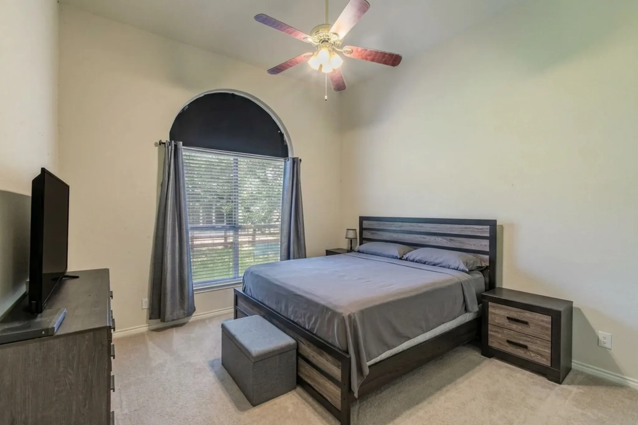 Single Family Residence For Sale in Denton County , 4722 Bayberry Street, Flower Mound, Texas 75028, 3 Bedroom, 3 Bathroom, 2 Garage spaces, 1,918 Sqft, built in 1996, mls#21282713, Real Estate Agent in Flower Mound, Homes For Sale in Denton county, Homes For Sale in Flower Mound, Realtor in Flower Mound Texas, Real Estate Brokerage Independent Realty Texas, Luminita Cordes Realtor