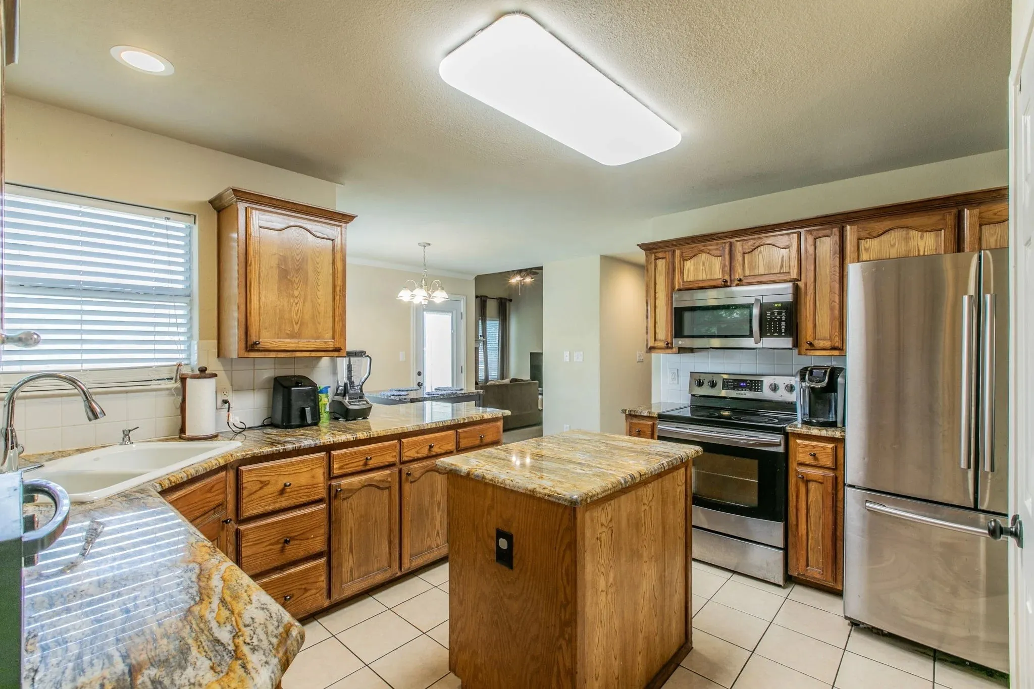 Single Family Residence For Sale in Denton County , 4722 Bayberry Street, Flower Mound, Texas 75028, 3 Bedroom, 3 Bathroom, 2 Garage spaces, 1,918 Sqft, built in 1996, mls#21282713, Real Estate Agent in Flower Mound, Homes For Sale in Denton county, Homes For Sale in Flower Mound, Realtor in Flower Mound Texas, Real Estate Brokerage Independent Realty Texas, Luminita Cordes Realtor