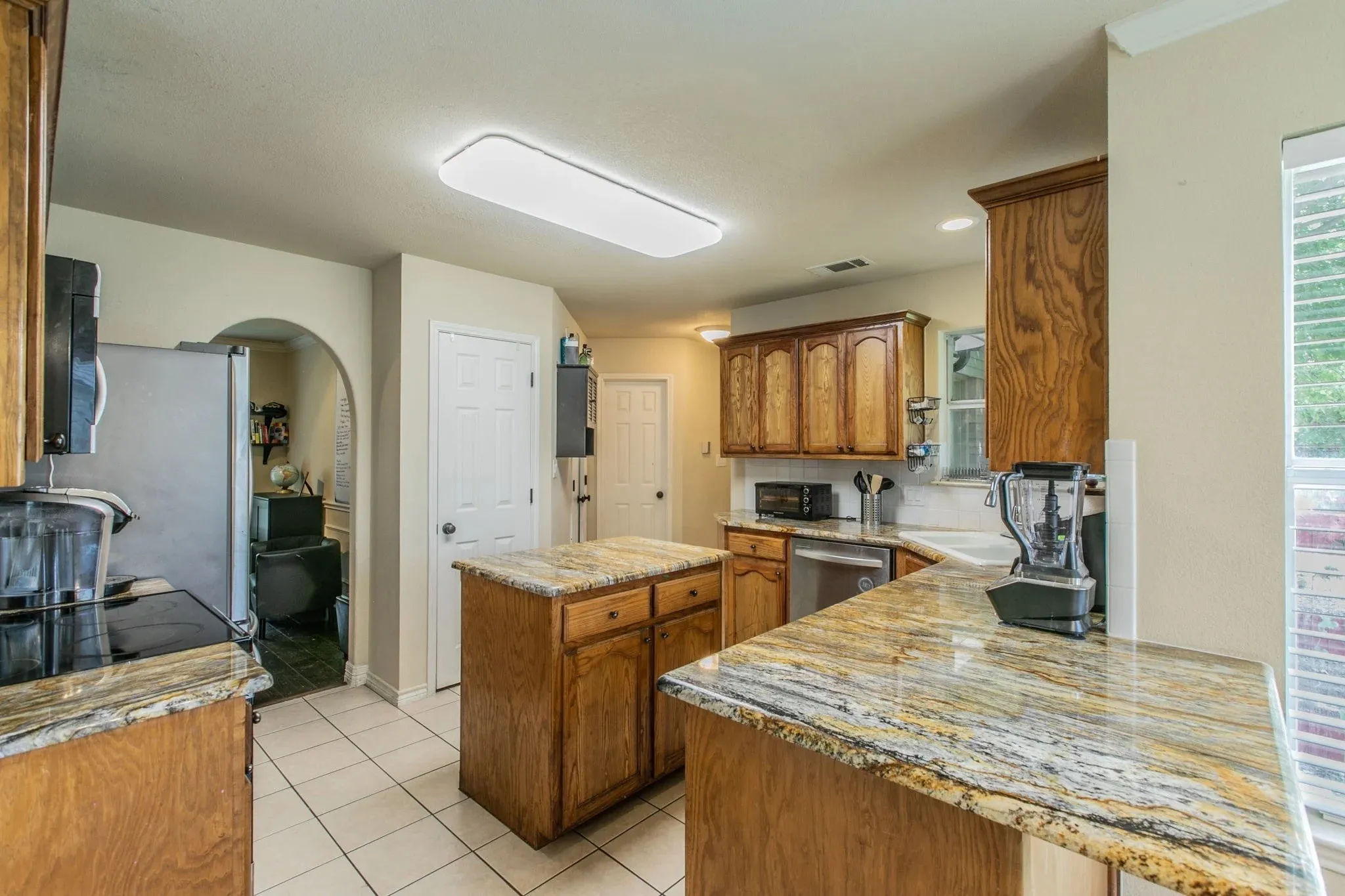 Single Family Residence For Sale in Denton County , 4722 Bayberry Street, Flower Mound, Texas 75028, 3 Bedroom, 3 Bathroom, 2 Garage spaces, 1,918 Sqft, built in 1996, mls#21282713, Real Estate Agent in Flower Mound, Homes For Sale in Denton county, Homes For Sale in Flower Mound, Realtor in Flower Mound Texas, Real Estate Brokerage Independent Realty Texas, Luminita Cordes Realtor