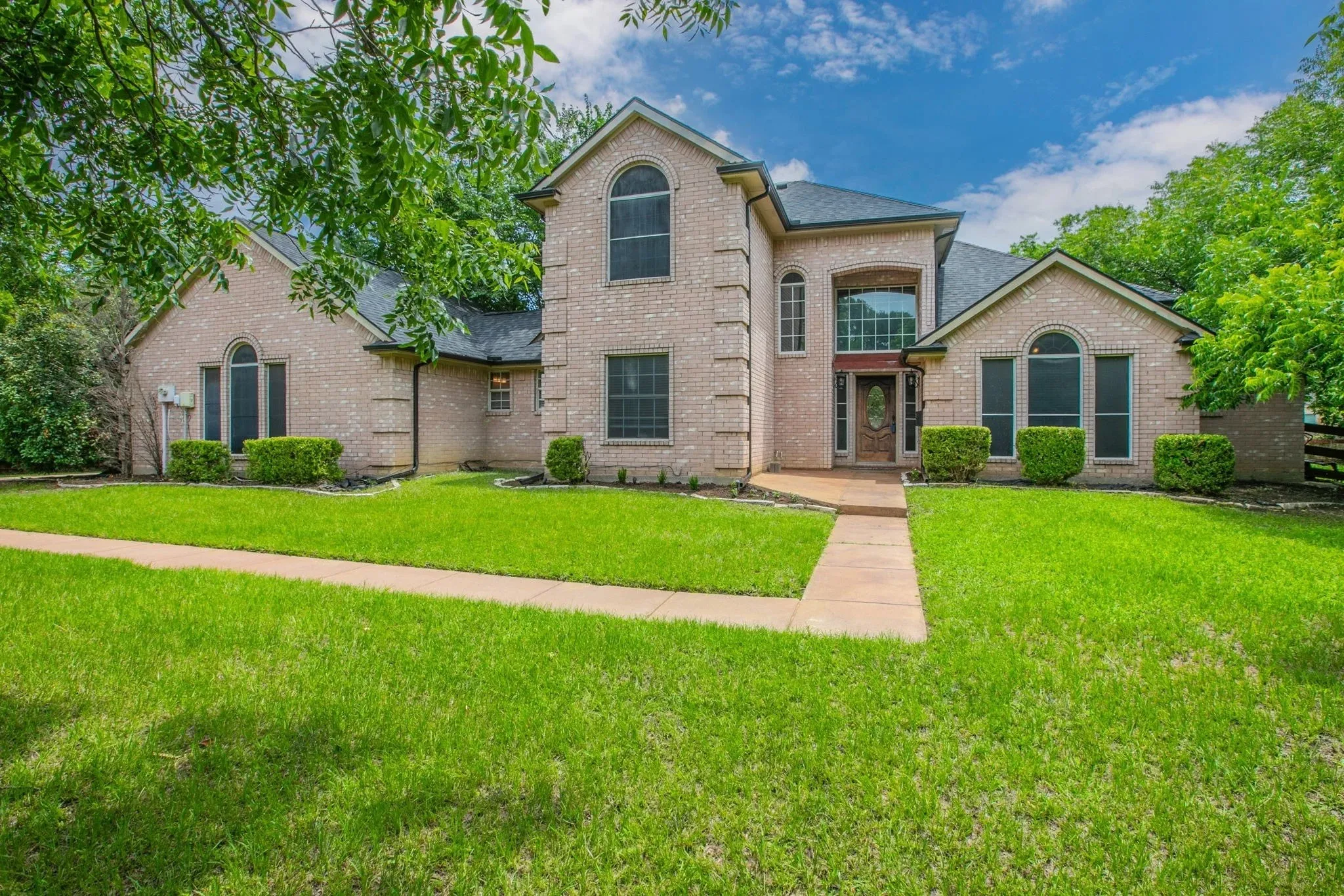 Single Family Residence For Sale in Denton County , 4722 Bayberry Street, Flower Mound, Texas 75028, 3 Bedroom, 3 Bathroom, 2 Garage spaces, 1,918 Sqft, built in 1996, mls#21282713, Real Estate Agent in Flower Mound, Homes For Sale in Denton county, Homes For Sale in Flower Mound, Realtor in Flower Mound Texas, Real Estate Brokerage Independent Realty Texas, Luminita Cordes Realtor