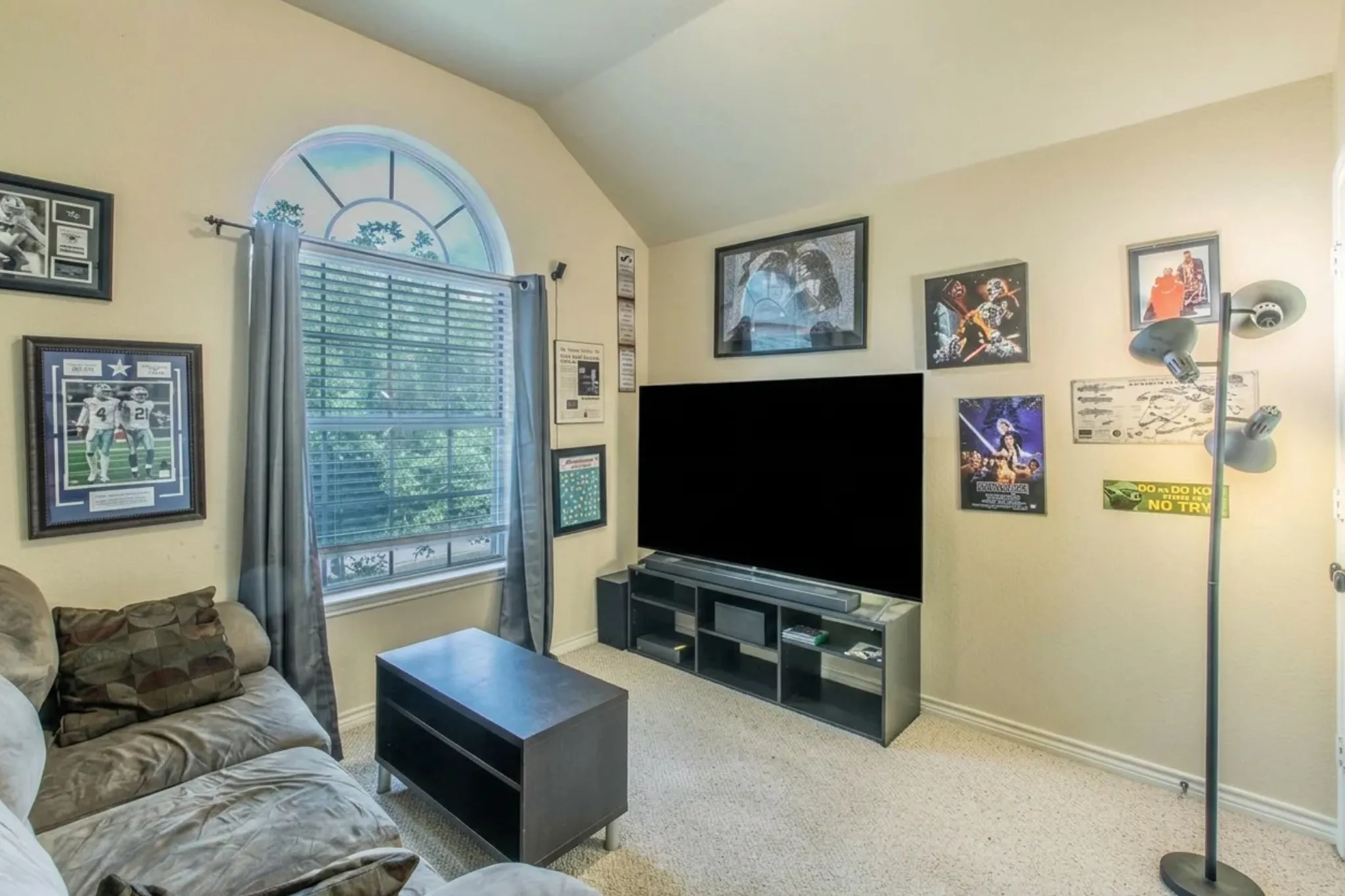 Single Family Residence For Sale in Denton County , 4722 Bayberry Street, Flower Mound, Texas 75028, 3 Bedroom, 3 Bathroom, 2 Garage spaces, 1,918 Sqft, built in 1996, mls#21282713, Real Estate Agent in Flower Mound, Homes For Sale in Denton county, Homes For Sale in Flower Mound, Realtor in Flower Mound Texas, Real Estate Brokerage Independent Realty Texas, Luminita Cordes Realtor