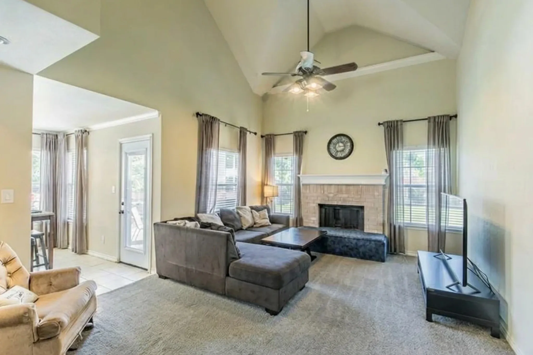 Single Family Residence For Sale in Denton County , 4722 Bayberry Street, Flower Mound, Texas 75028, 3 Bedroom, 3 Bathroom, 2 Garage spaces, 1,918 Sqft, built in 1996, mls#21282713, Real Estate Agent in Flower Mound, Homes For Sale in Denton county, Homes For Sale in Flower Mound, Realtor in Flower Mound Texas, Real Estate Brokerage Independent Realty Texas, Luminita Cordes Realtor