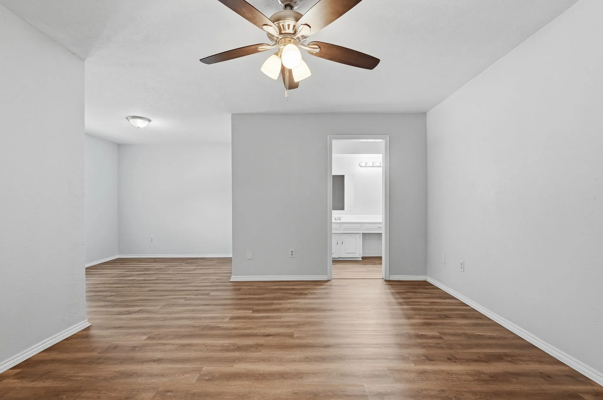 Single Family Residence For Sale in Denton County , 1500 Sandy Creek Drive, Denton, Texas 76205, 3 Bedroom, 2 Bathroom, 2 Garage spaces, 2,025 Sqft, built in 1974, mls#21271673, Real Estate Agent in Denton, Homes For Sale in Denton county, Homes For Sale in Denton, Realtor in Denton Texas, Real Estate Brokerage Independent Realty Texas, Luminita Cordes Realtor