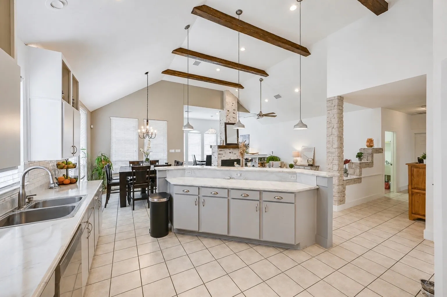 Single Family Residence For Sale in Rockwall County , 6017 Baskerville Drive, Rowlett, Texas 75087, 4 Bedroom, 3 Bathroom, 2 Garage spaces, 2,362 Sqft, built in 1996, mls#21238655, Real Estate Agent in Rowlett, Homes For Sale in Rockwall county, Homes For Sale in Rowlett, Realtor in Rowlett Texas, Real Estate Brokerage Independent Realty Texas, Luminita Cordes Realtor