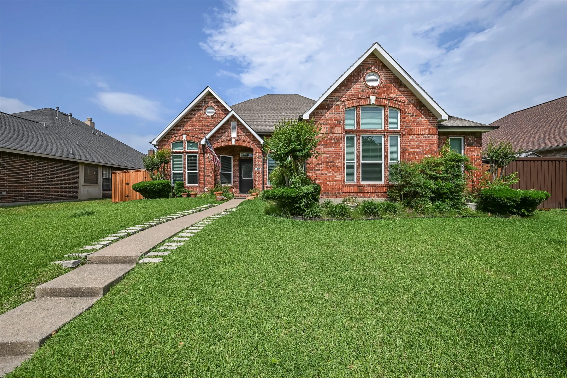 Single Family Residence For Sale in Rockwall County , 6017 Baskerville Drive, Rowlett, Texas 75087, 4 Bedroom, 3 Bathroom, 2 Garage spaces, 2,362 Sqft, built in 1996, mls#21238655, Real Estate Agent in Rowlett, Homes For Sale in Rockwall county, Homes For Sale in Rowlett, Realtor in Rowlett Texas, Real Estate Brokerage Independent Realty Texas, Luminita Cordes Realtor