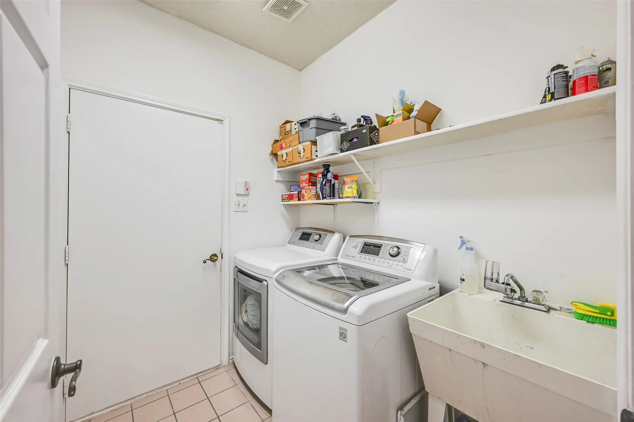 Single Family Residence For Sale in Rockwall County , 6017 Baskerville Drive, Rowlett, Texas 75087, 4 Bedroom, 3 Bathroom, 2 Garage spaces, 2,362 Sqft, built in 1996, mls#21238655, Real Estate Agent in Rowlett, Homes For Sale in Rockwall county, Homes For Sale in Rowlett, Realtor in Rowlett Texas, Real Estate Brokerage Independent Realty Texas, Luminita Cordes Realtor