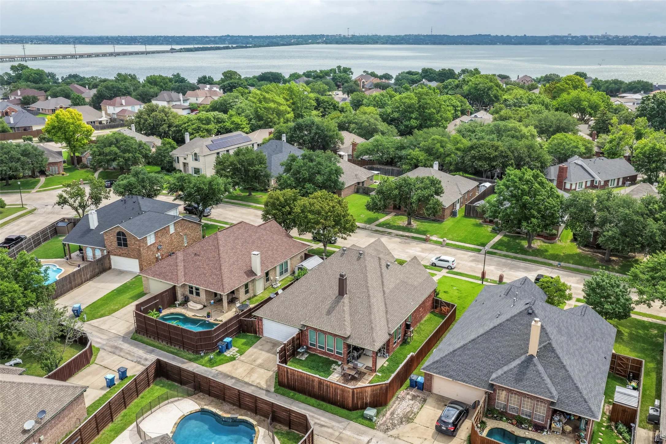 Single Family Residence For Sale in Rockwall County , 6017 Baskerville Drive, Rowlett, Texas 75087, 4 Bedroom, 3 Bathroom, 2 Garage spaces, 2,362 Sqft, built in 1996, mls#21238655, Real Estate Agent in Rowlett, Homes For Sale in Rockwall county, Homes For Sale in Rowlett, Realtor in Rowlett Texas, Real Estate Brokerage Independent Realty Texas, Luminita Cordes Realtor