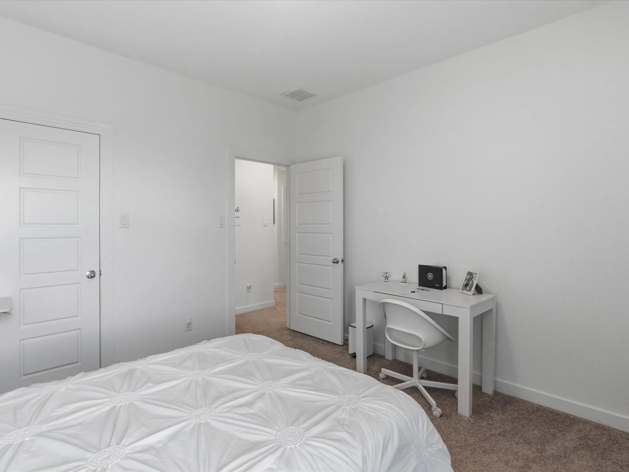 Single Family Residence For Sale in Denton County , 2013 Jumper Fields Drive, Aubrey, Texas 76227, 4 Bedroom, 3 Bathroom, 2 Garage spaces, 2,400 Sqft, built in 2022, mls#21283598, Real Estate Agent in Aubrey, Homes For Sale in Denton county, Homes For Sale in Aubrey, Realtor in Aubrey Texas, Real Estate Brokerage Independent Realty Texas, Luminita Cordes Realtor