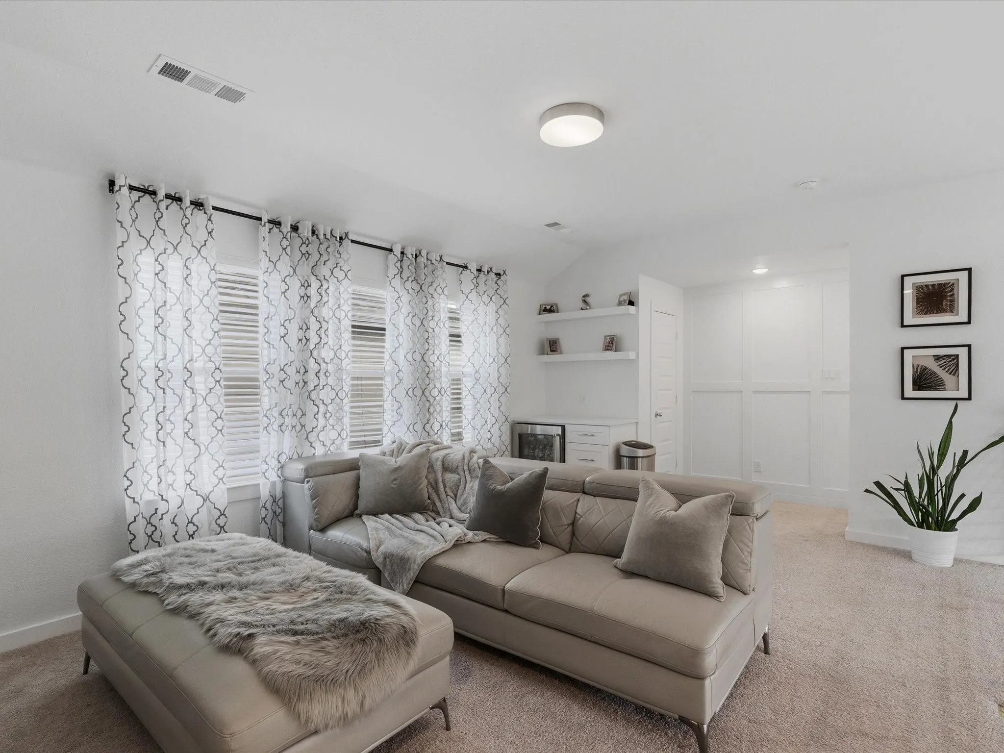 Single Family Residence For Sale in Denton County , 2013 Jumper Fields Drive, Aubrey, Texas 76227, 4 Bedroom, 3 Bathroom, 2 Garage spaces, 2,400 Sqft, built in 2022, mls#21283598, Real Estate Agent in Aubrey, Homes For Sale in Denton county, Homes For Sale in Aubrey, Realtor in Aubrey Texas, Real Estate Brokerage Independent Realty Texas, Luminita Cordes Realtor