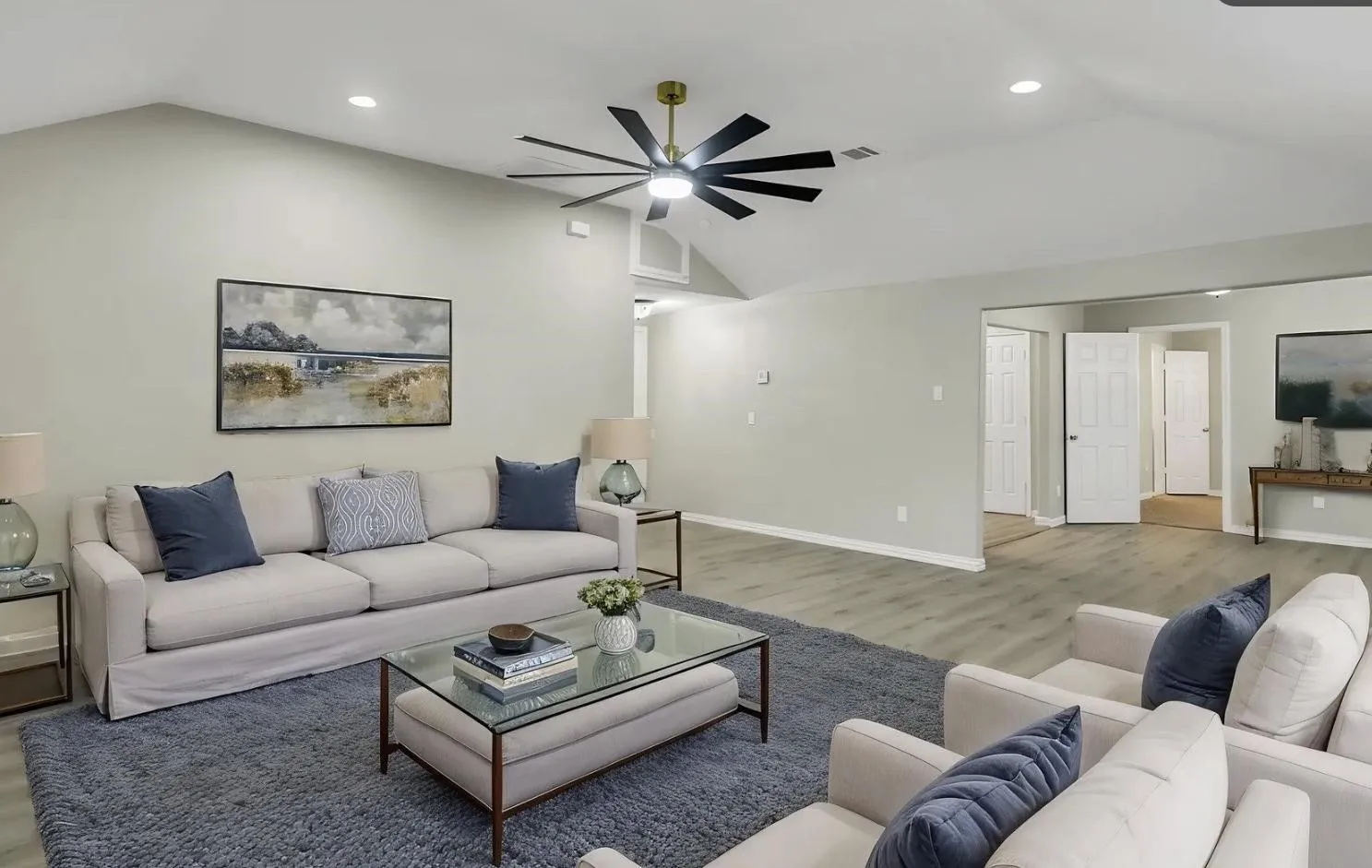 Single Family Residence For Sale in Tarrant County , 1037 E Cantey Street, Fort Worth, Texas 76104, 3 Bedroom, 2 Bathroom, Garage spaces, 1,276 Sqft, built in 1950, mls#21277926, Real Estate Agent in Fort Worth, Homes For Sale in Tarrant county, Homes For Sale in Fort Worth, Realtor in Fort Worth Texas, Real Estate Brokerage Independent Realty Texas, Luminita Cordes Realtor