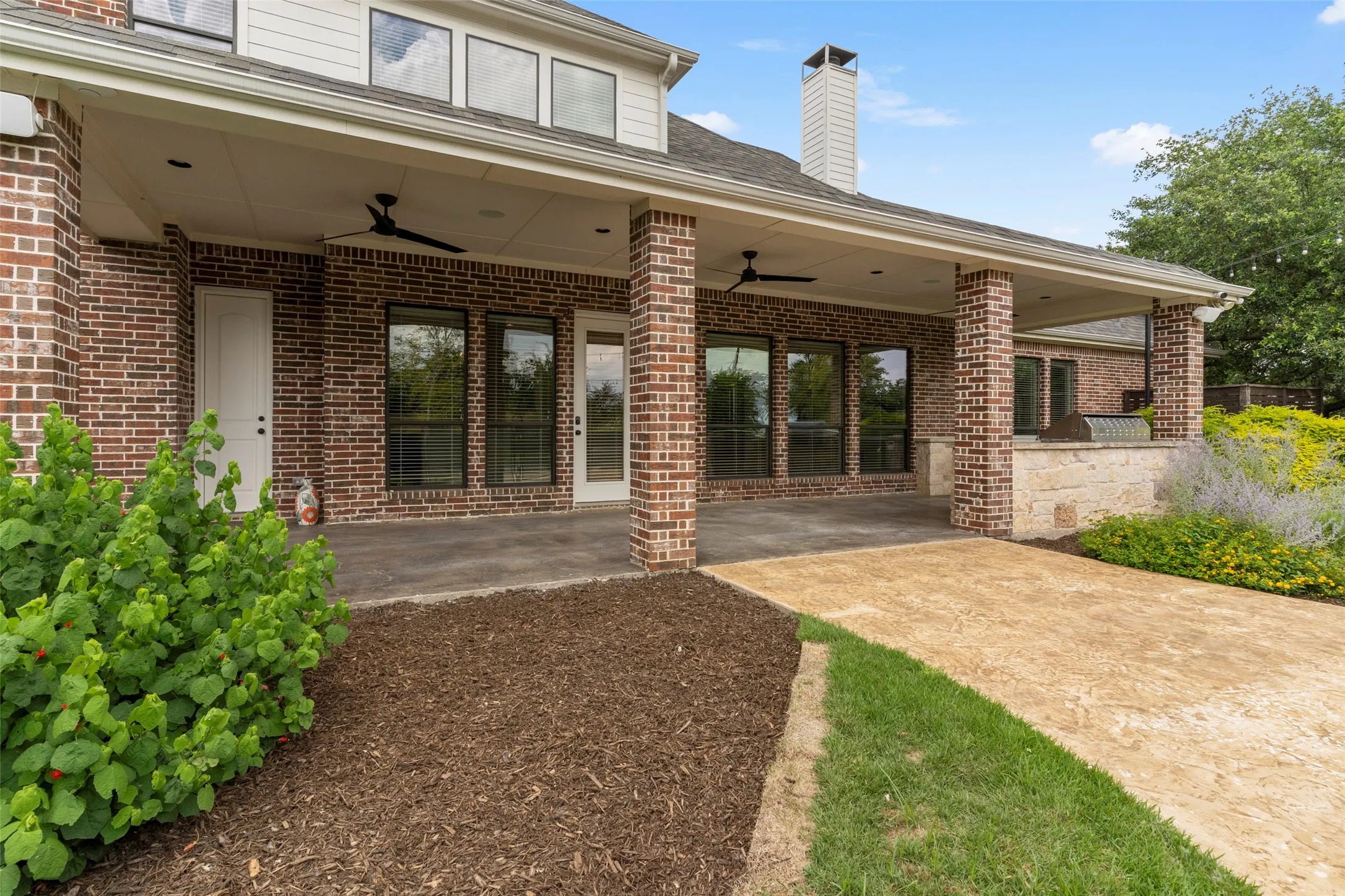 Covered Patio, and access to a full bathroom!