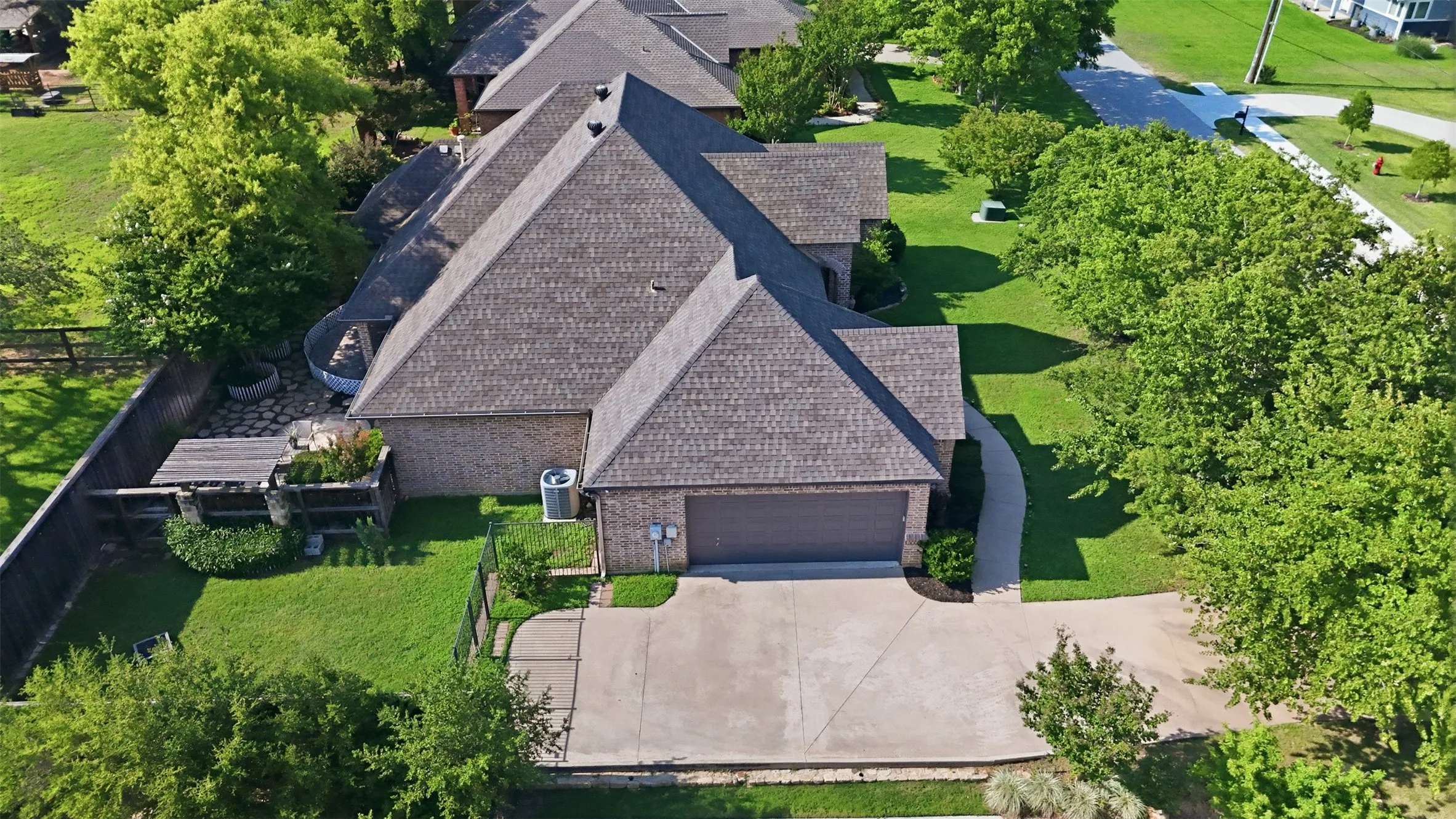 Single Family Residence For Sale in Tarrant County , 4000 Felps Drive, Colleyville, Texas 76034, 3 Bedroom, 3 Bathroom, 2 Garage spaces, 2,185 Sqft, built in 2004, mls#21282472, Real Estate Agent in Colleyville, Homes For Sale in Tarrant county, Homes For Sale in Colleyville, Realtor in Colleyville Texas, Real Estate Brokerage Independent Realty Texas, Luminita Cordes Realtor